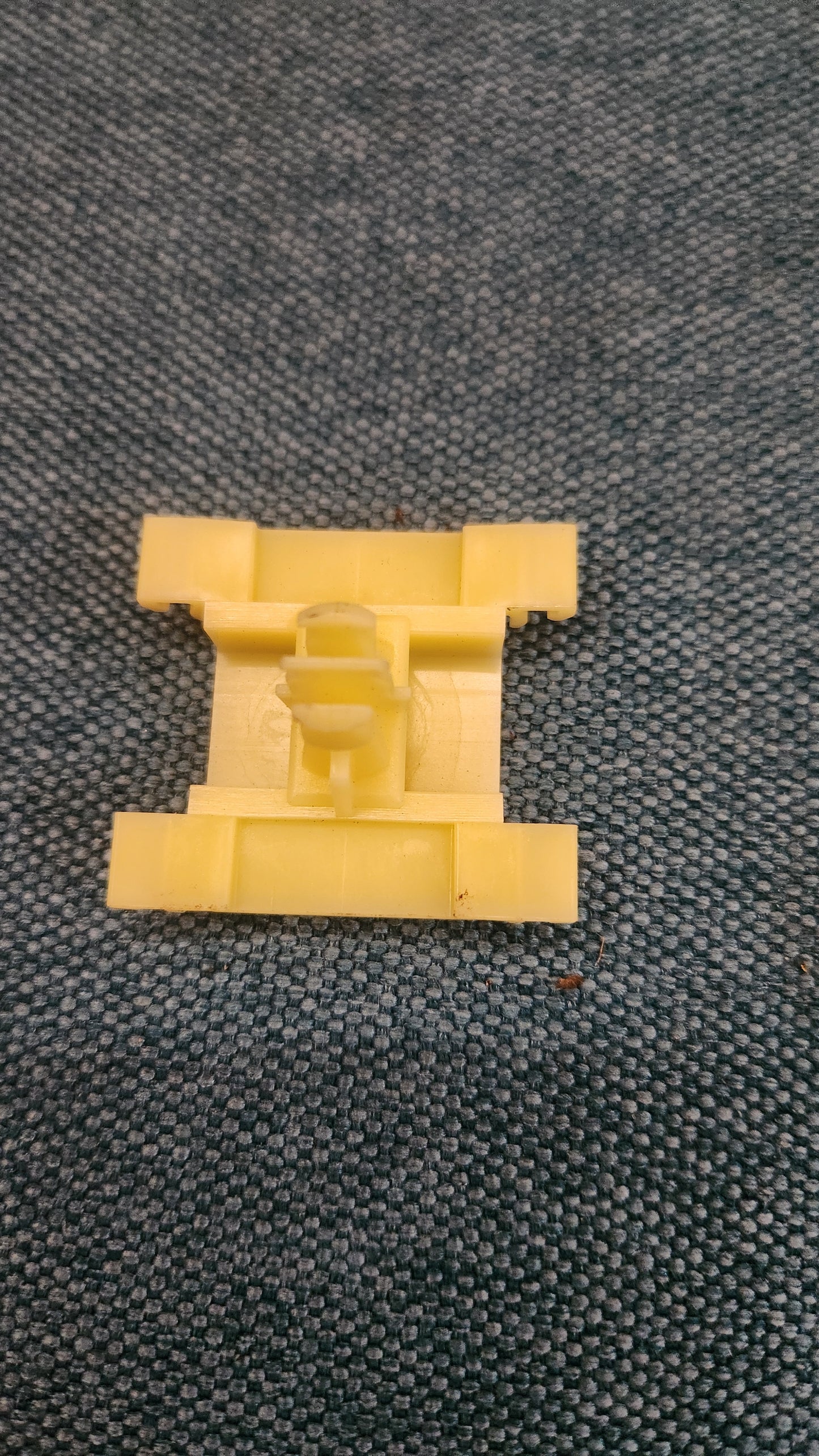 Trim Fastener Clip Golf 3/Vento/Cabrio 1H0853585B New Old Stock/New N5