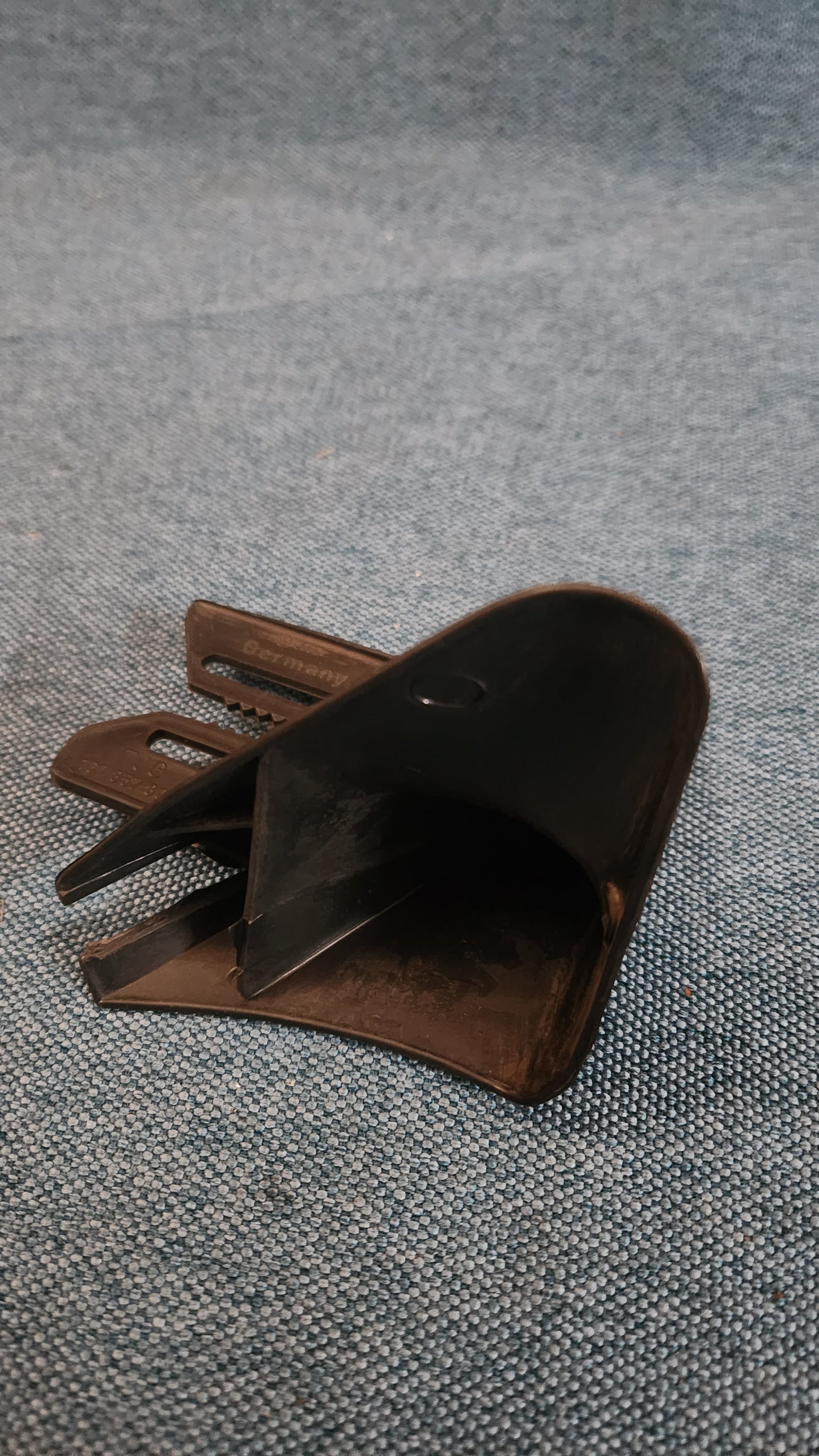 Seat belt guide cover rear bench Jetta 2 167857809 NOS N5