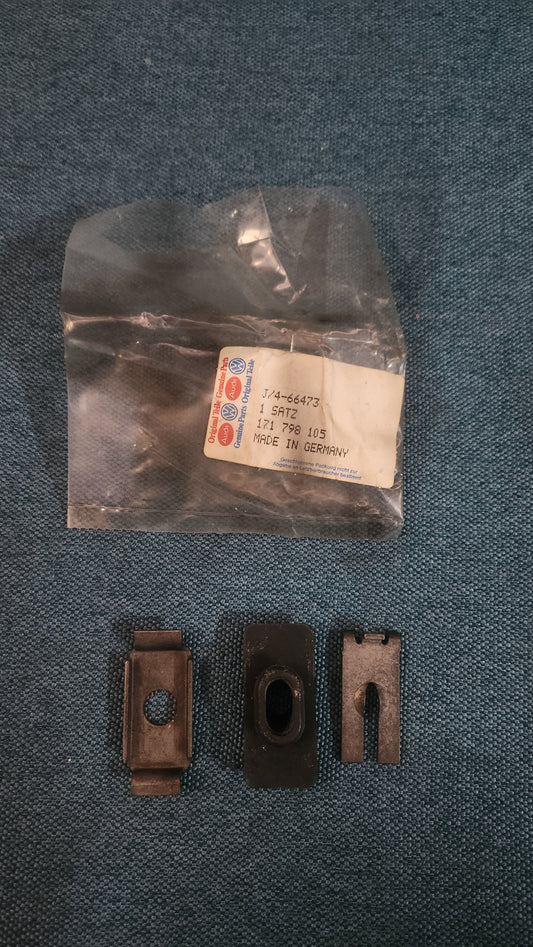 Befestigungssatz Golf/Jetta1/2/Scirocco1/2/Caddy14D 171798105 Nos H4