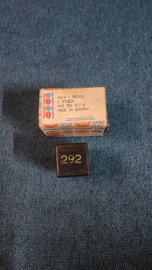 Audi 80/90/B3/B4/100/200/C3/C4 Relais 292 Summer Licht 443951307B Nos G9
