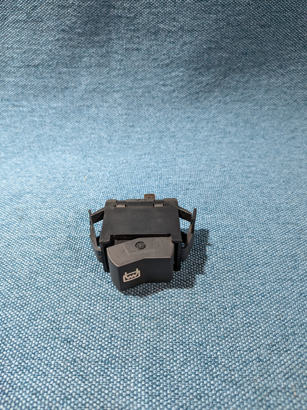 Switch for rear window defroster Polo/86C/1/Derby/Scirocco2/Passat B2/Beetle/Golf/Jetta/1 Audi 50 175959621 NOS A22