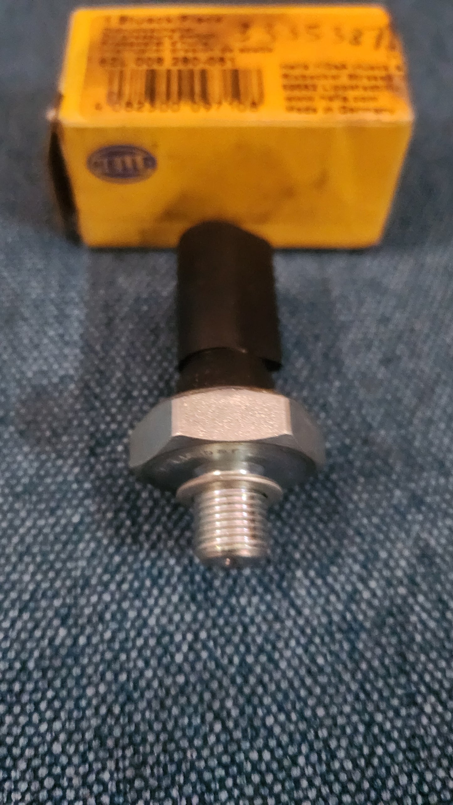 Oil Pressure Switch Hella Amarok/Beetle 5C7/Caddy/3/4/5/T5/T6 Bus/Crafter/Golf/5/6/Eos/Touran 1T1/Touareg/Sharan/Audi A3 8V/8P/A4 B8/B9/A5/A6/C5/C6/C7/A8 4D2/Q2/Q3 6ZL008280051 NOS/New M7