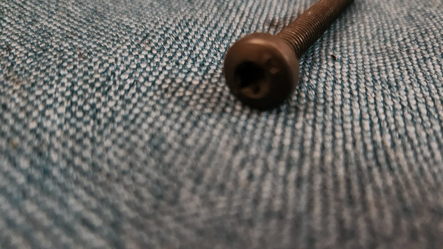 Halbrundschraube - N 10194302 Audi 80B3/B4/100/200/C3/C4/A6/A4B5/A3 Nos G6