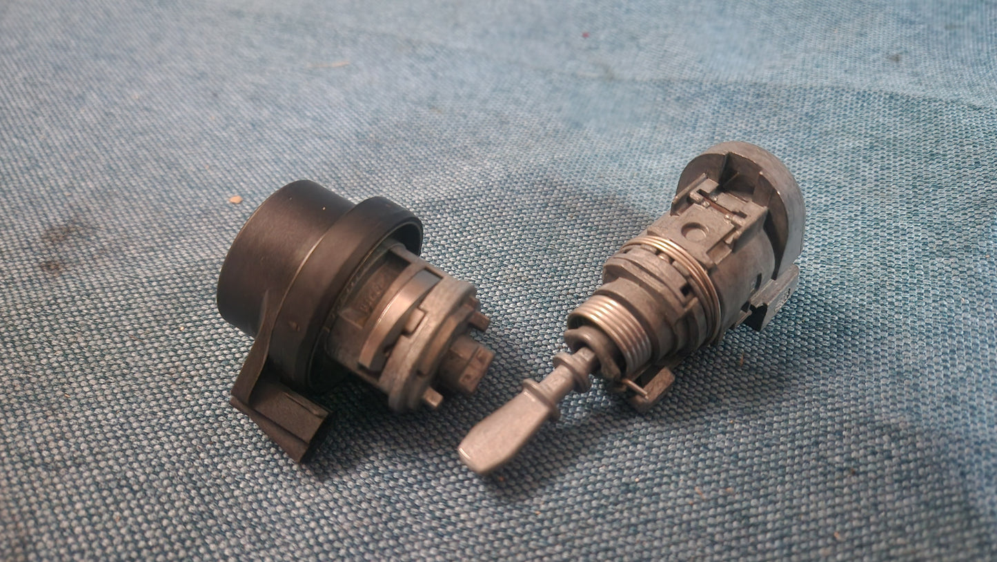 T5 Bus Transporter Key Set Blank Lock Set 8E0905855A New A2