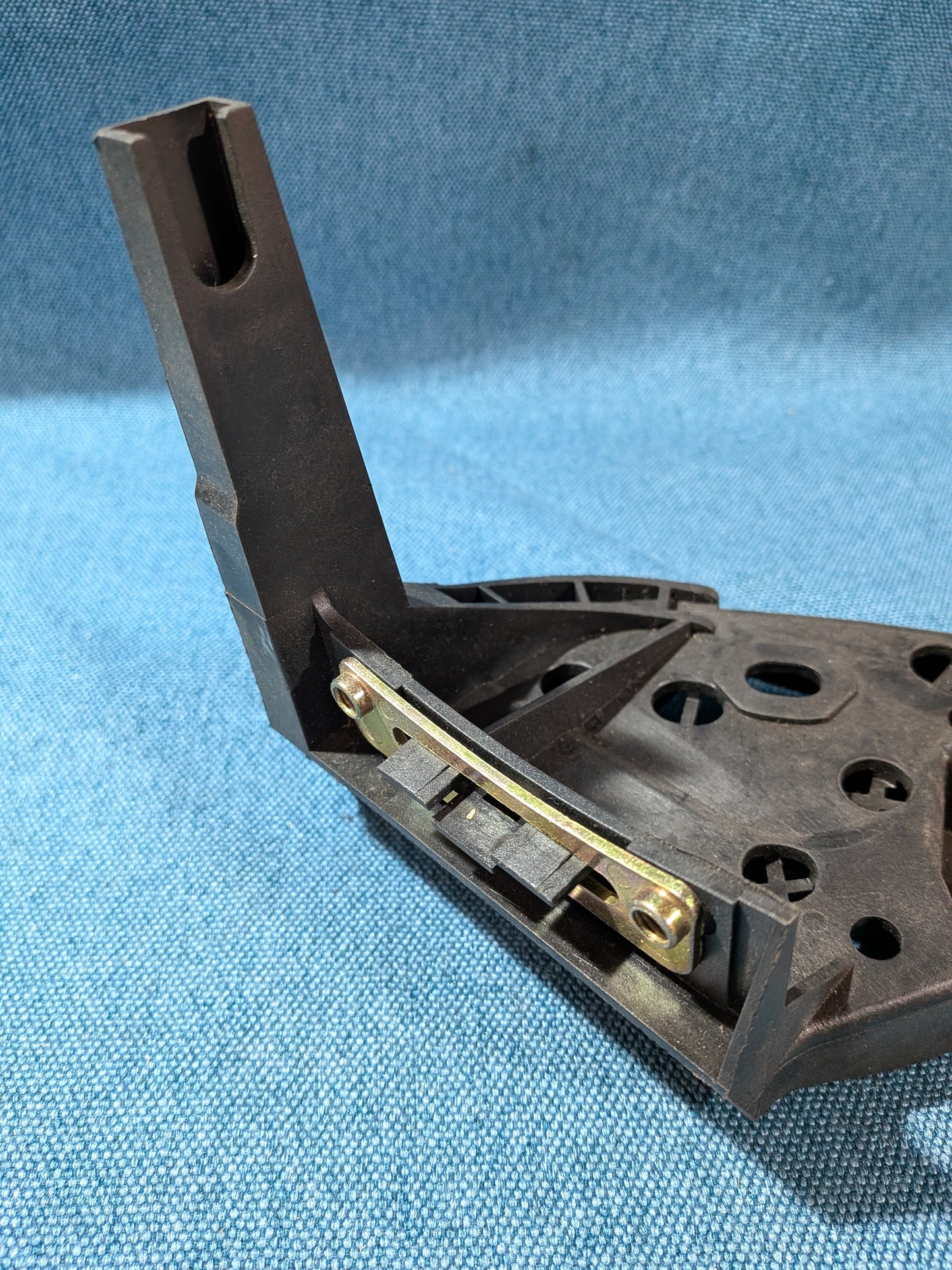 Stoßstangenhalter Rechts Audi A6/S6/4B C5 4B0941706B NOS A15
