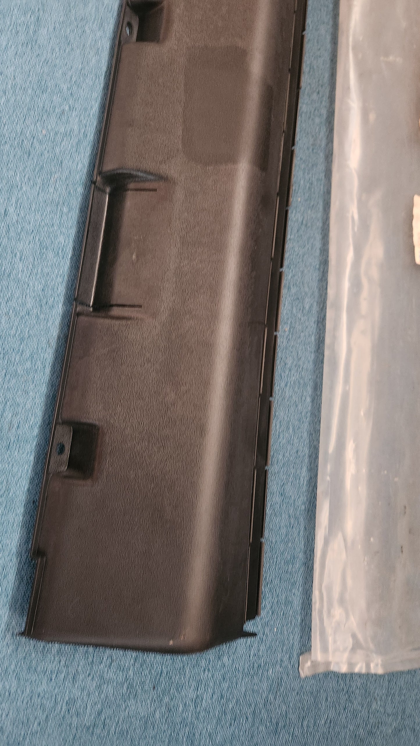 Lower sill/rocker panel trim Golf 3/Vento 1H0853899 Nos Q3