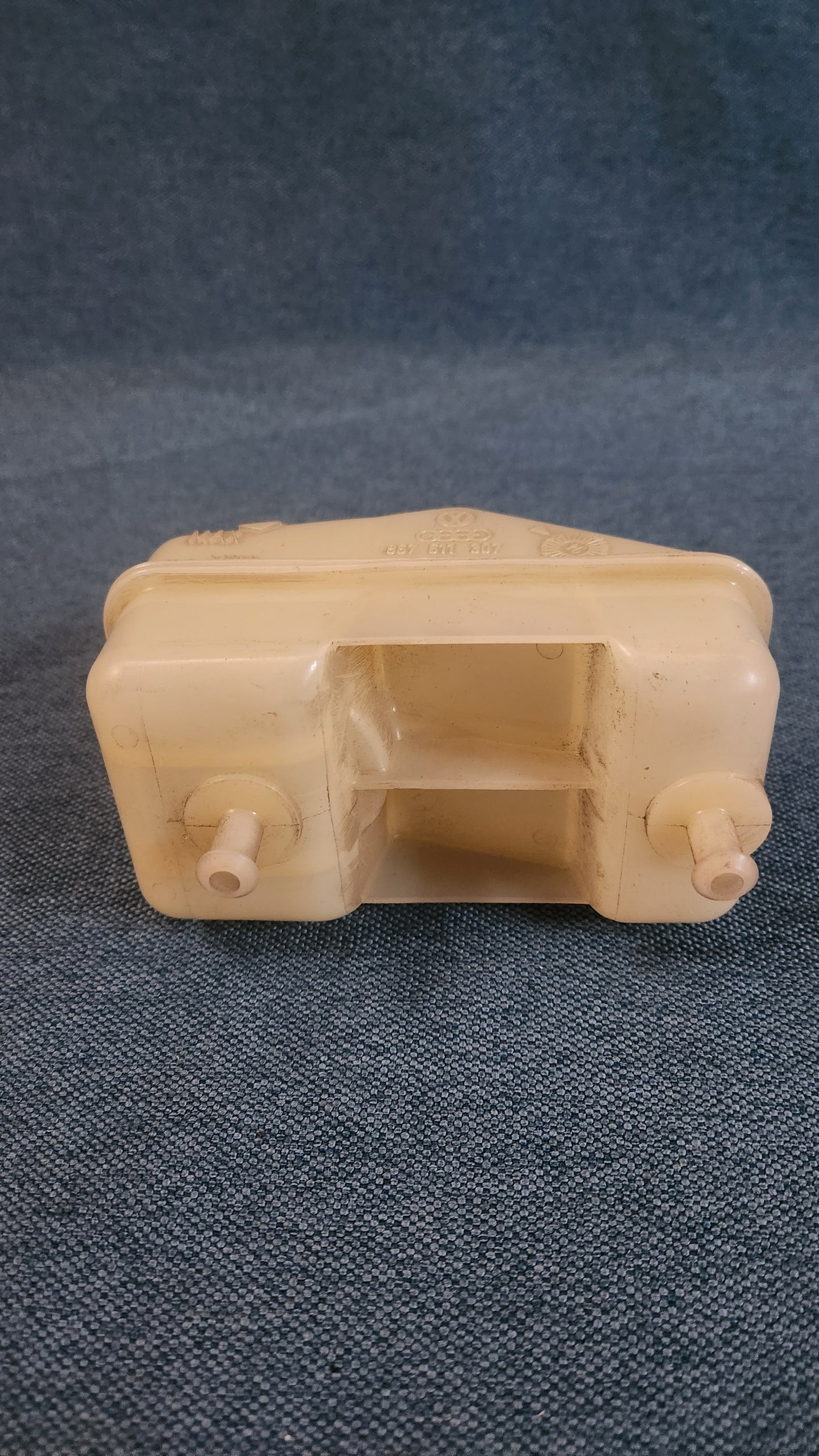 Brake fluid reservoir Polo 86C/Golf/Jetta/Scirocco/1/Caddy14D 867611307 NOS H9