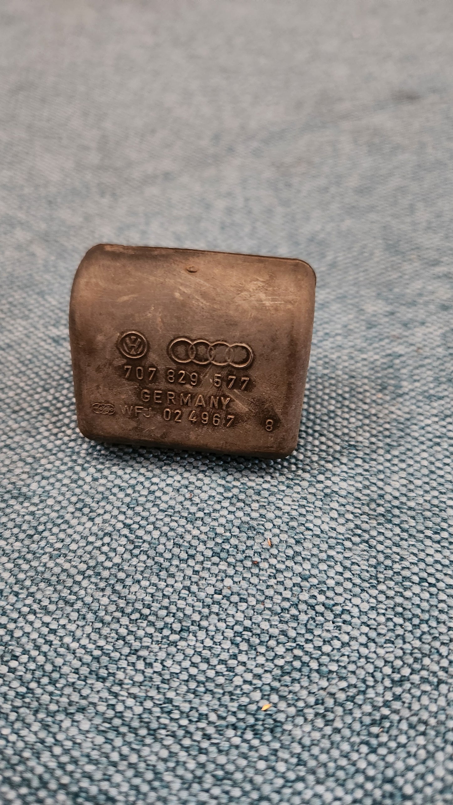 Buffer/stopper loading area T4 Bus 707829577 NOS N5