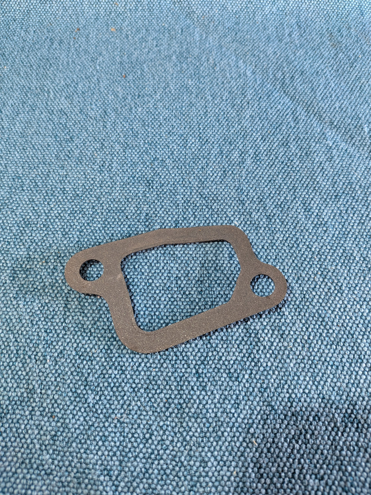 Dichtung für Thermostat Gehäuse Golf/Jetta/1 1,05/1,3 Ltr. 052121127 NOS A8