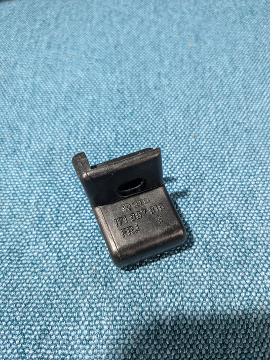 Klammer verstärkung links Hutablage Golf/1 171867816 NOS B21