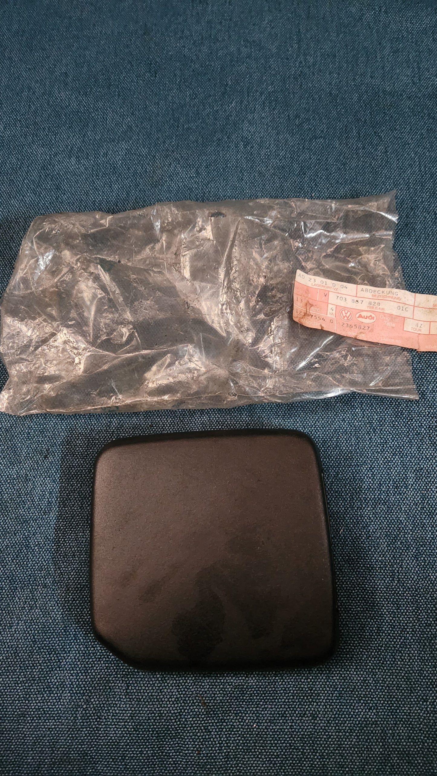 T4 Bus Gurtabdeckung 703857828 Nos G7
