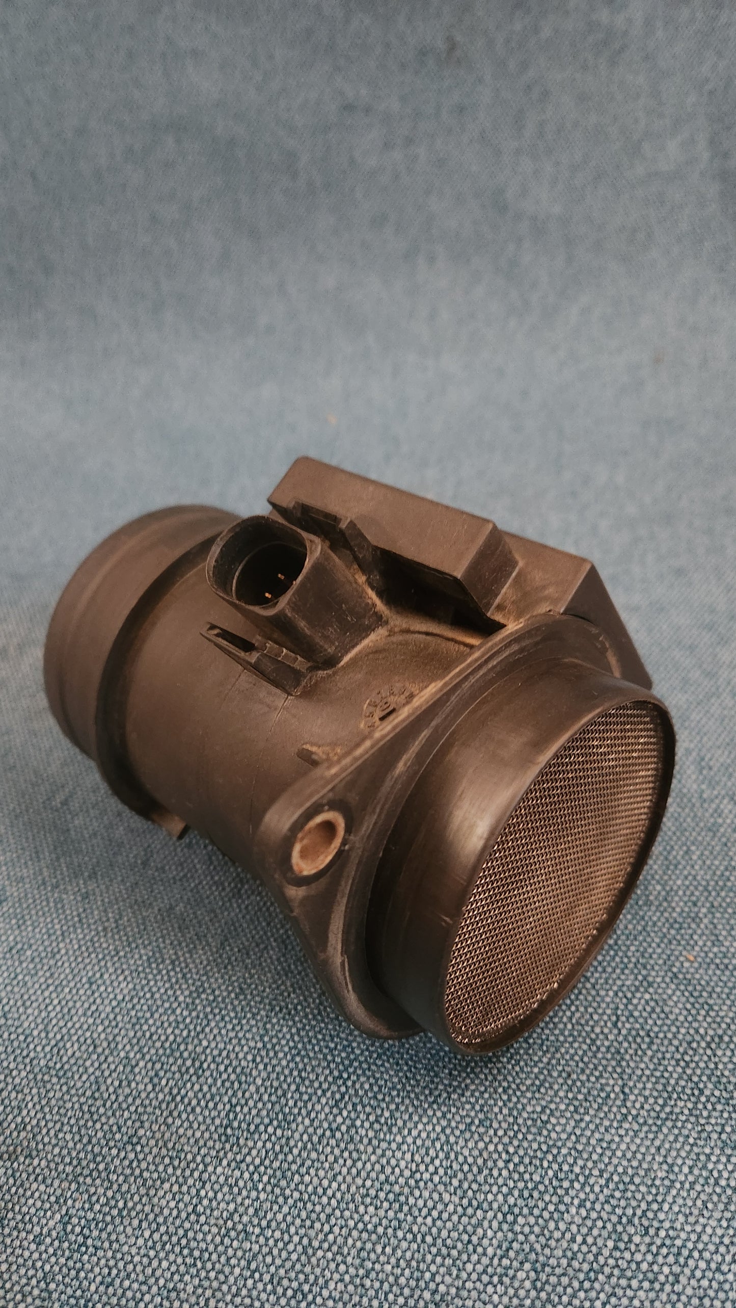 Pierburg Mass Air Flow Sensor Passat 35I B3/B4/Audi 80 B4/A4 B5/A6 C4/A3 8L/Golf4/Bora/LT2/Passat 3B/BG 074906461 Used F1