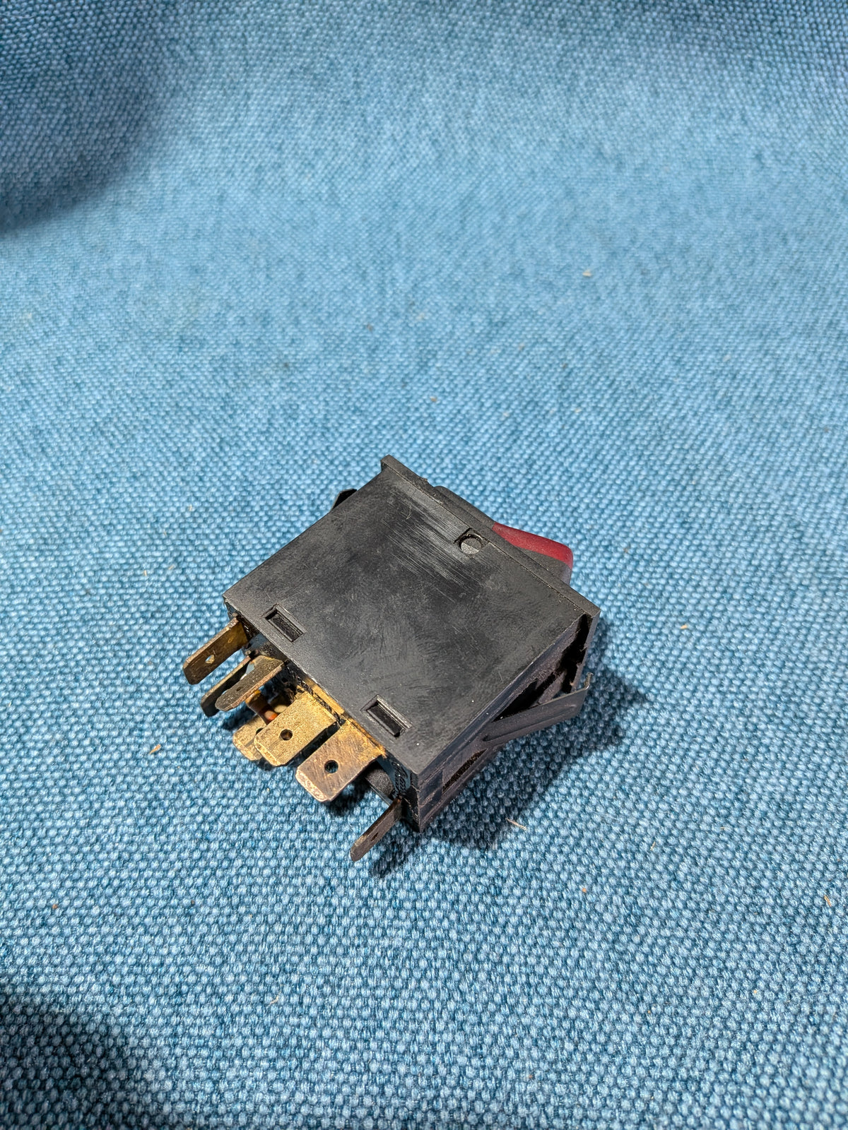 Hazard warning light switch Golf/Jetta/1/Scirocco/1/2/LT1/Passat/B1/B2/Polo 86C/T3 Bus/Caddy14D 161953235A Used K2