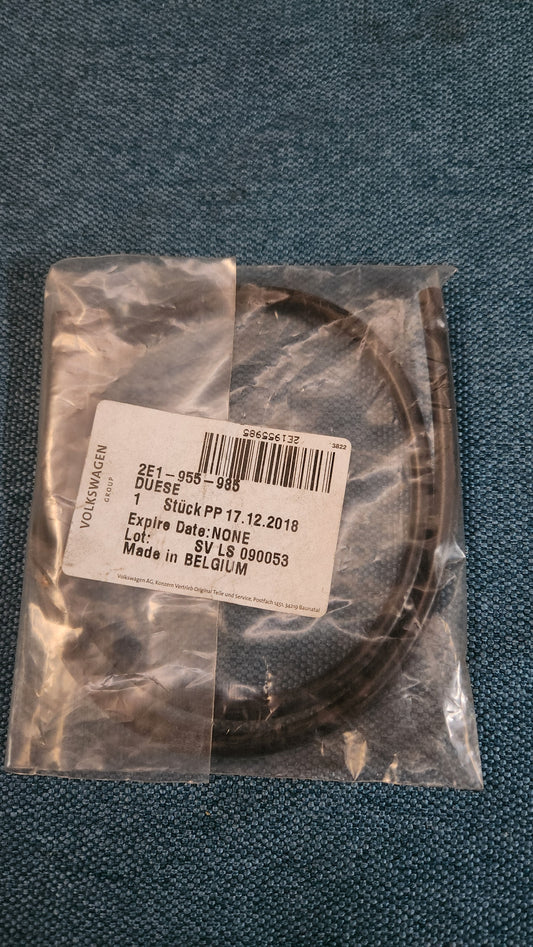 Spray nozzle with connecting pipe driver's side Crafter 2E1955985 NOS N4