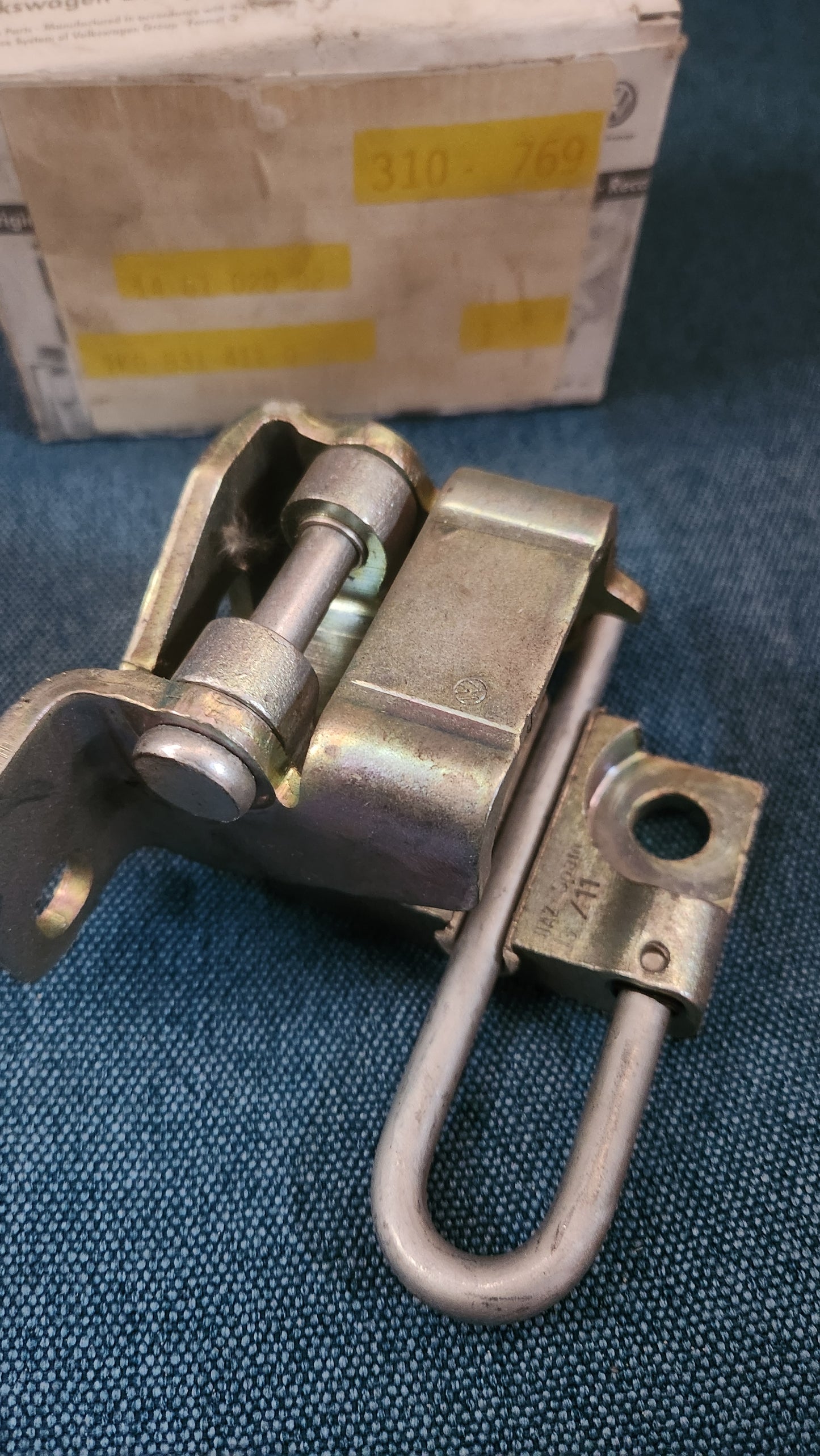 Door Hinge Golf 4/Bora 1K0831411Q NOS F