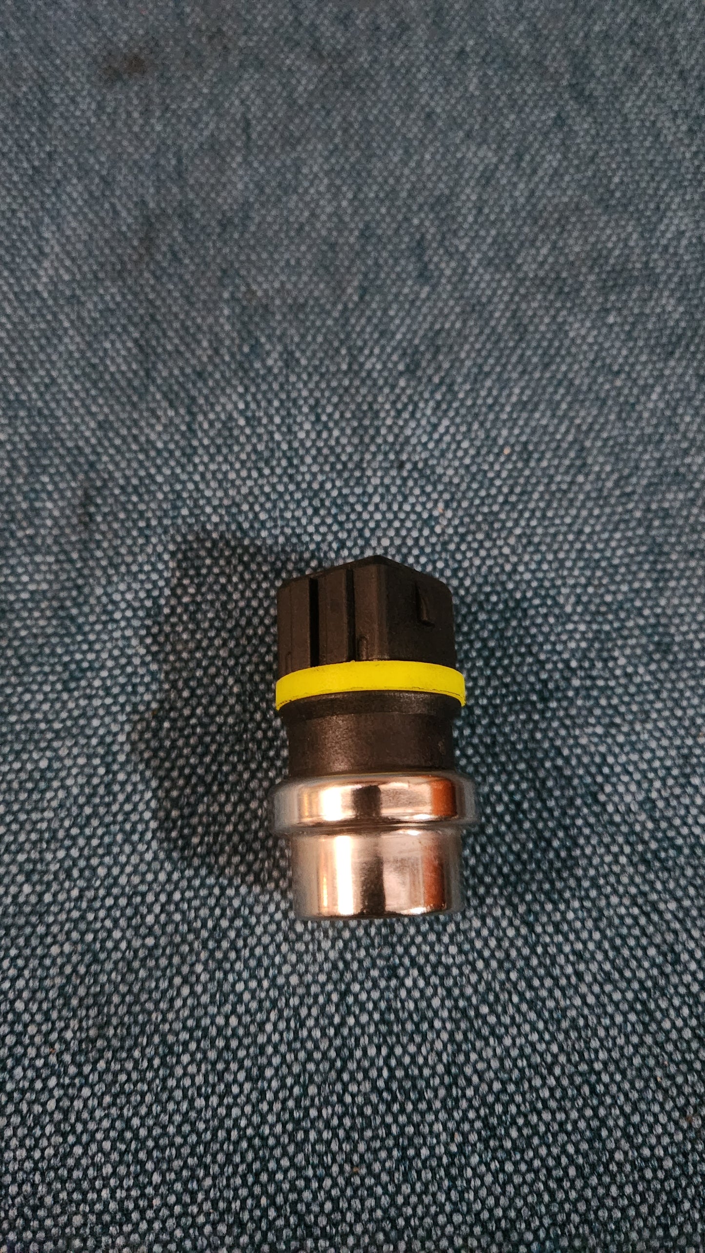 Kühlmitteltemperatursensor Golf/3/4/Vento/Bora/Caddy 9KV/Corrado/T4 Bus/Sharan/Polo 6N/Passat B4/Lupo 357919501A Nos/Neu M8