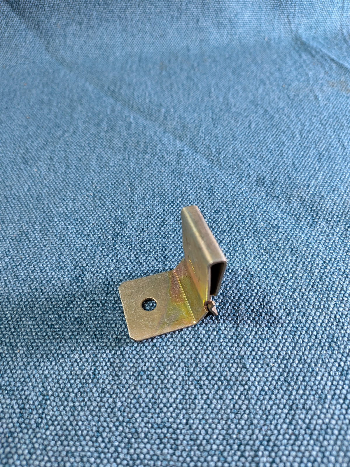 Halteclip fir Trapenasaz T4 Bus 701863727 NOS B8