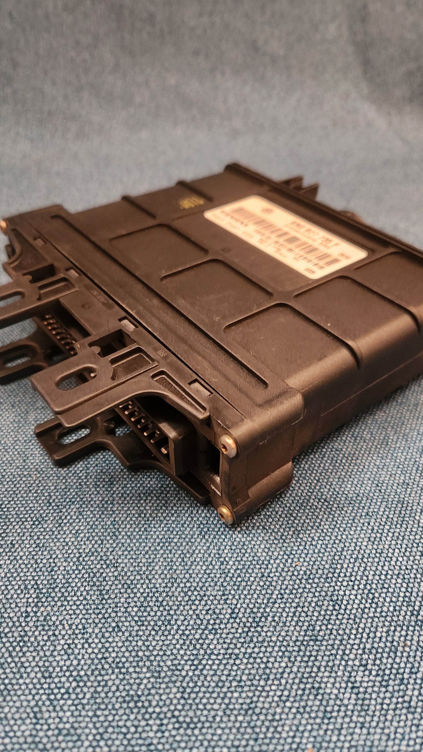 Engine control unit Lupo 3L/Polo 6N 1.2 TDI 6N0927735F Nos M4