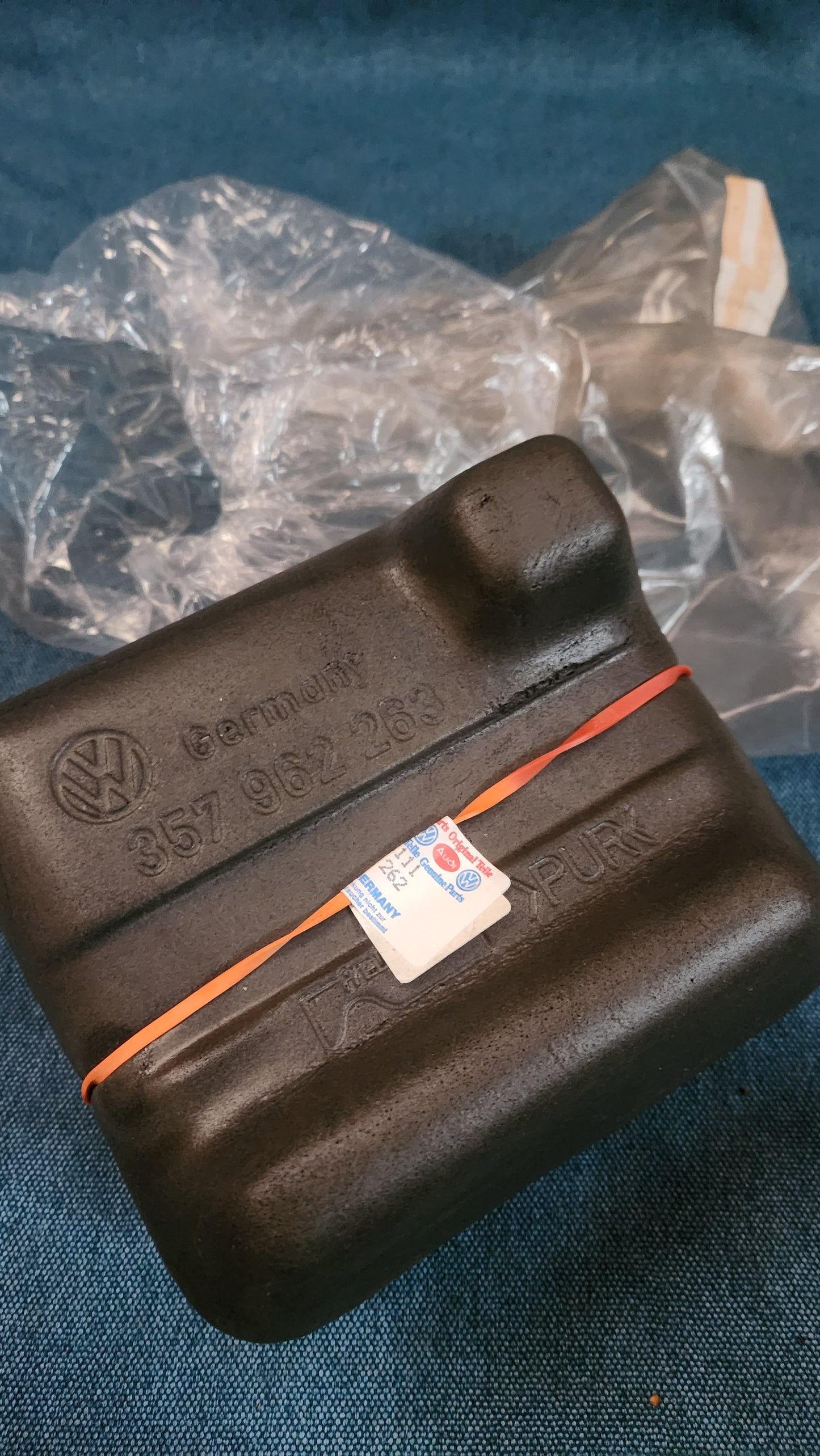 Schaumstoff ZV Pumpe Golf3/Vento/Passat 35I B3/B4 357962263 Nos G7