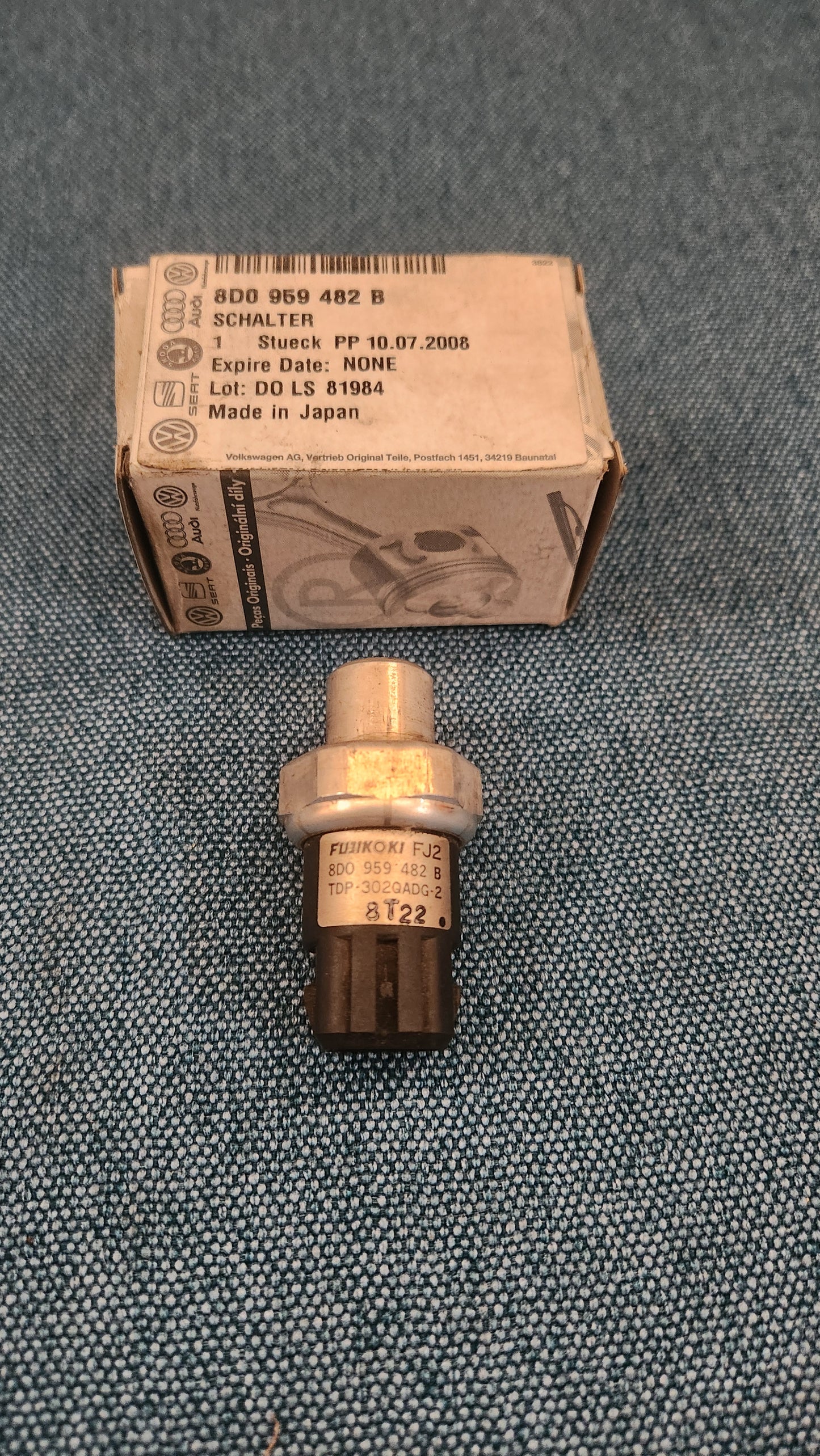 Pressure switch air conditioning Passat 3B/BG/3B6/Audi A4 B5/A6 C5/A8 4D2 8D0959482B Used M6