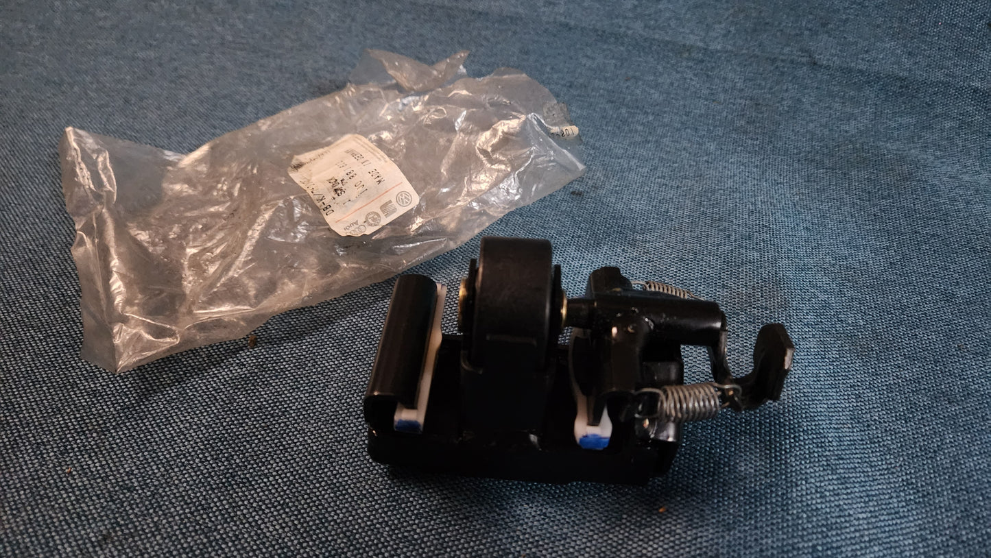 Audi A3 Passat B5 bearing block seat Nos 1J0881613