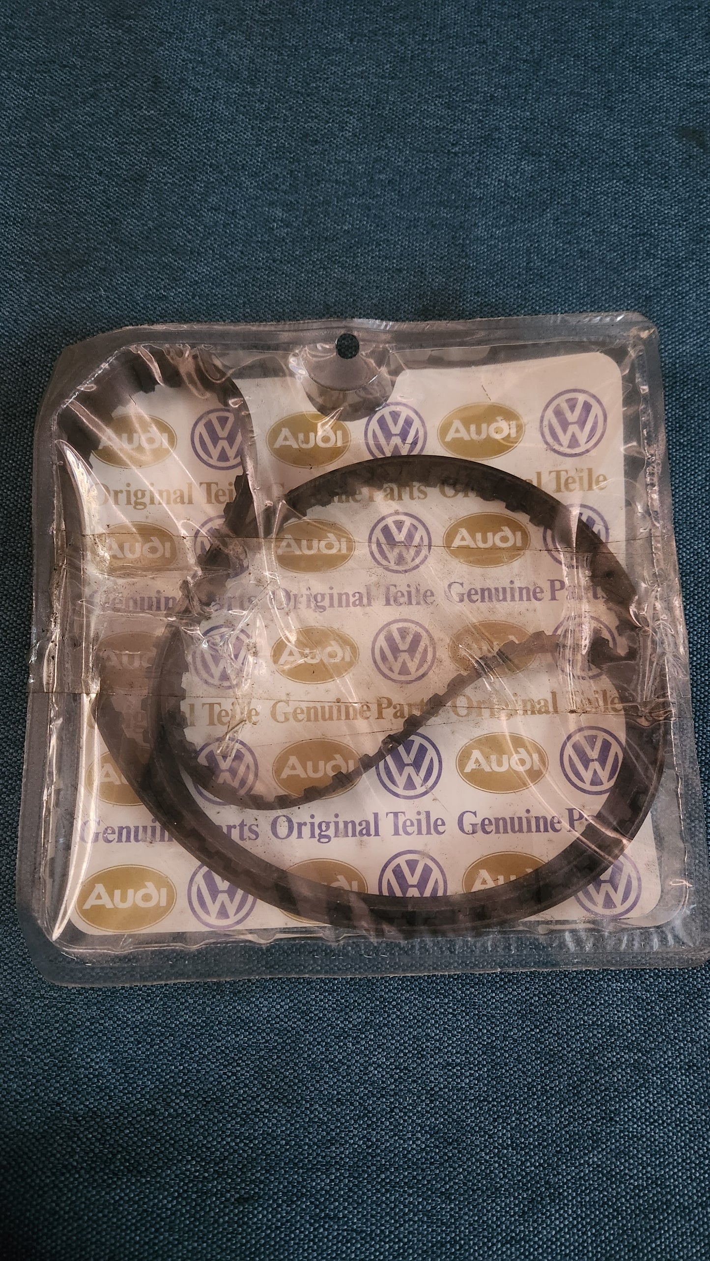 Zahnriemen Passat32B B2/Santana/Audi80/90/B2/B3/100/200/C2/C3 034109119 Nos L8