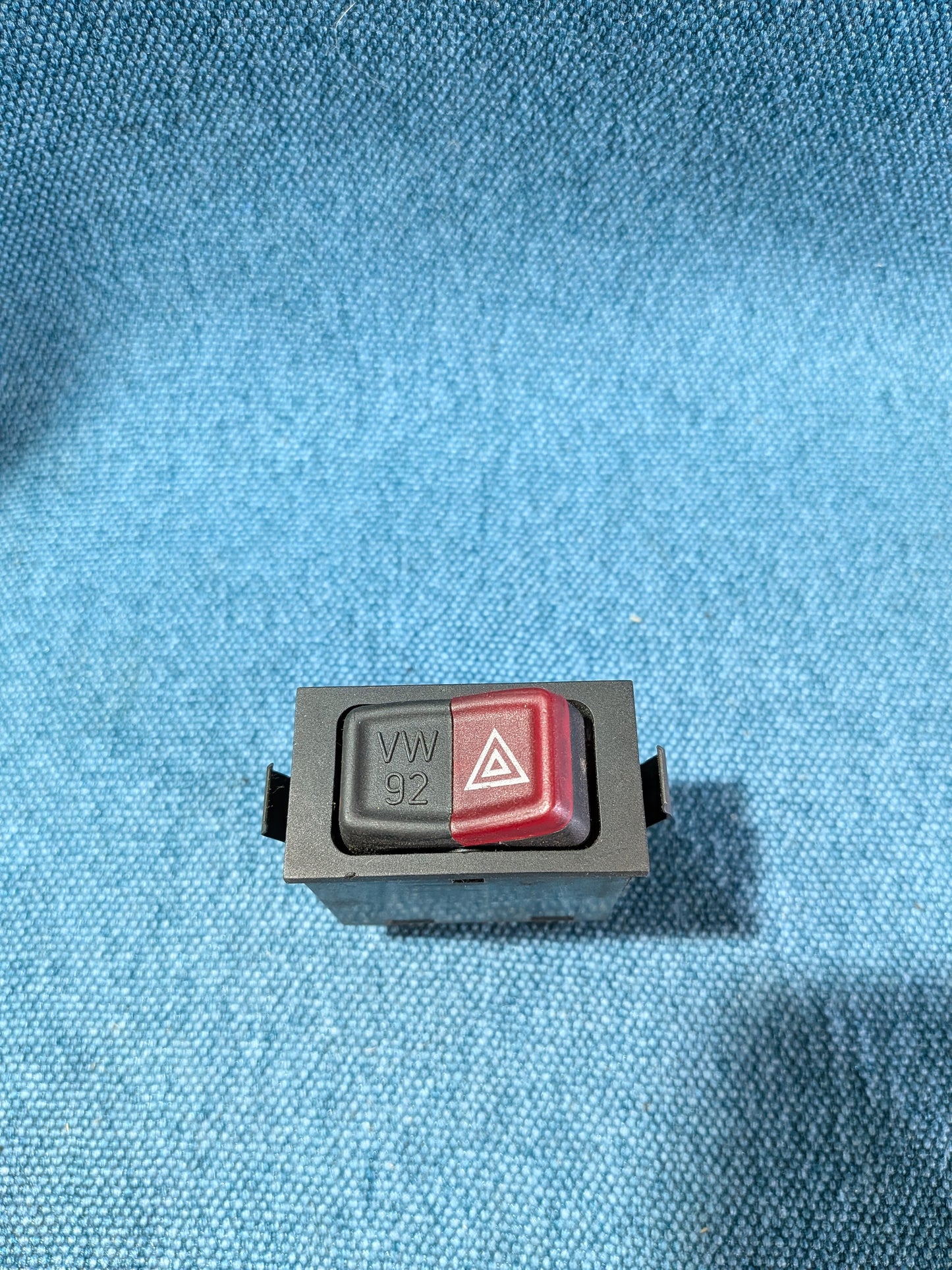 Hazard warning light switch Golf/Jetta/1/Scirocco/1/2/LT1/Passat/B1/B2/Polo 86C/T3 Bus/Caddy14D 161953235A Used K2