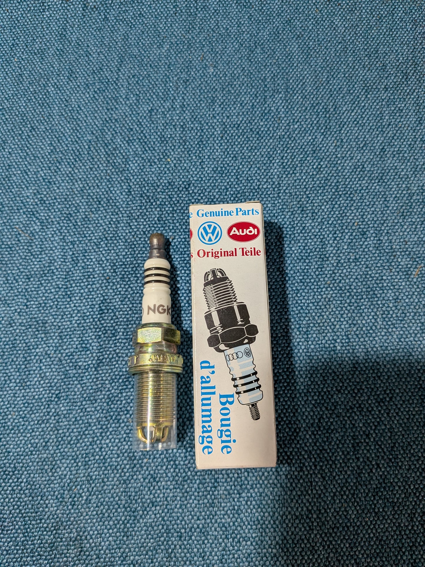 Spark Plug 101000028AA Golf/Jetta/2/Passat/B3/B4/Corrado/Audi 80/90/B3/B4/100/200/A6/C4 NOS A21