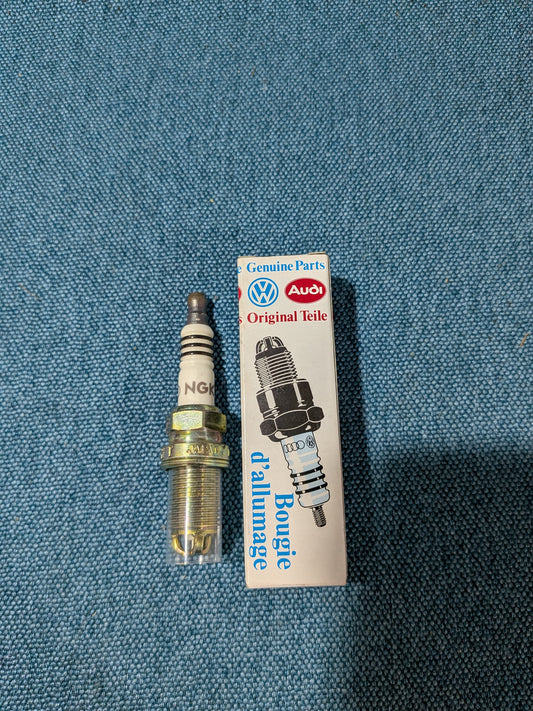 Spark Plug 101000028AA Golf/Jetta/2/Passat/B3/B4/Corrado/Audi 80/90/B3/B4/100/200/A6/C4 NOS A21