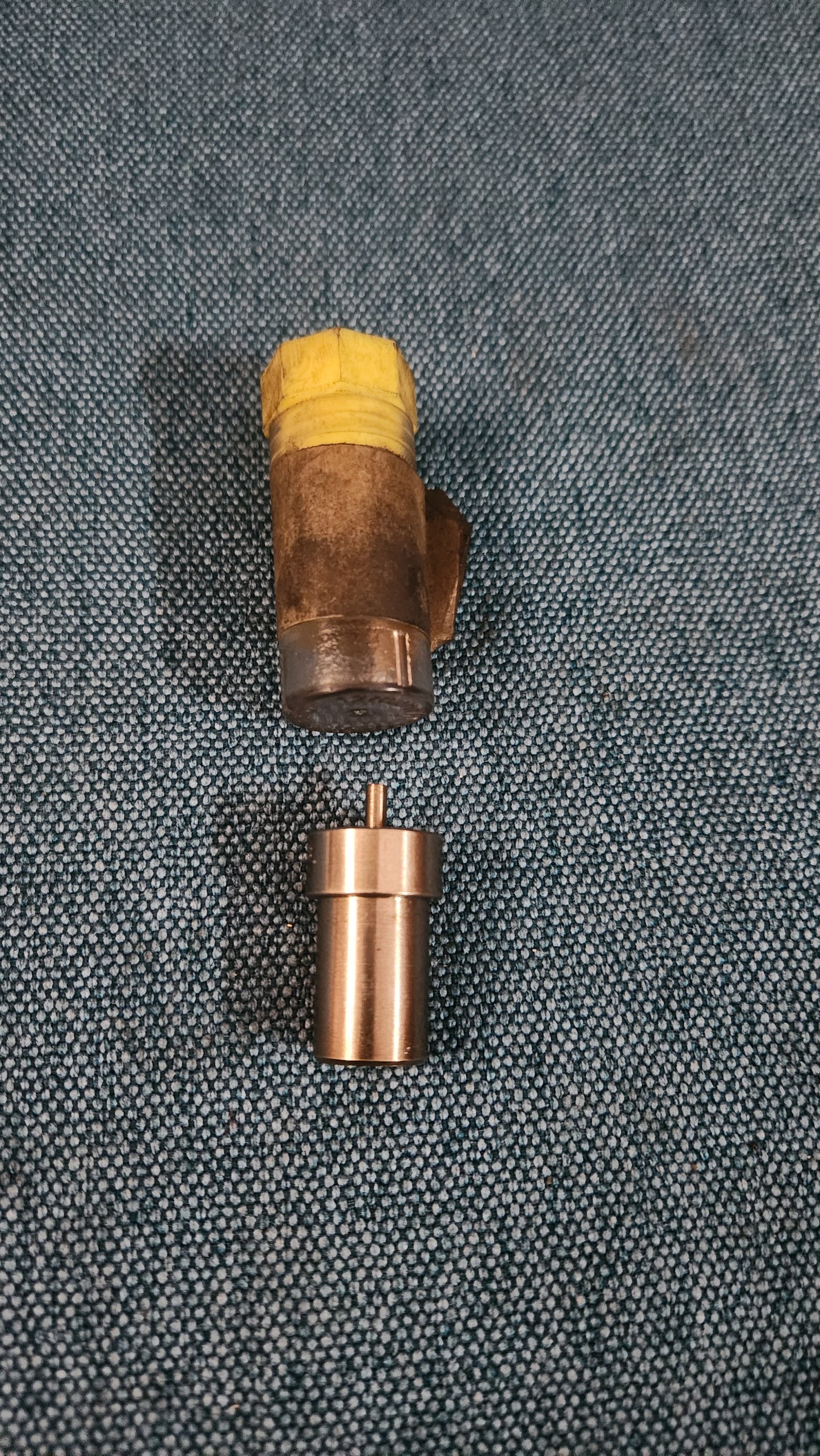 Fuel Injector T3/T4 Bus/Golf/Jetta/1/2 068130211B Nos/New M8