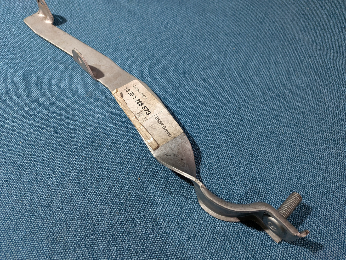 Exhaust bracket BMW E36 18301728573 NOS A9