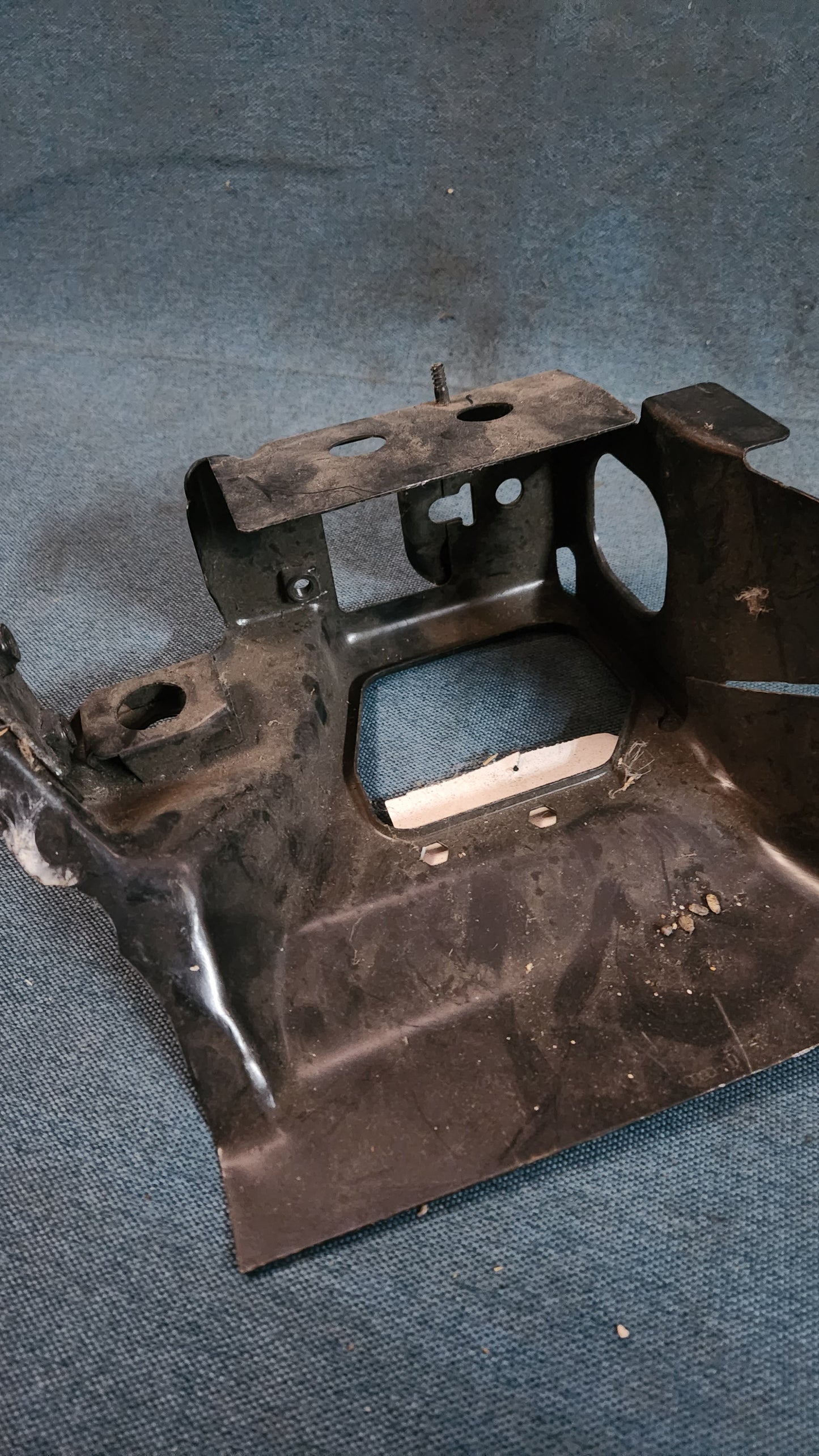 Audi 80/90 B3/B4 Quattro Entlüftungsblech 8A9809301 Nos C5