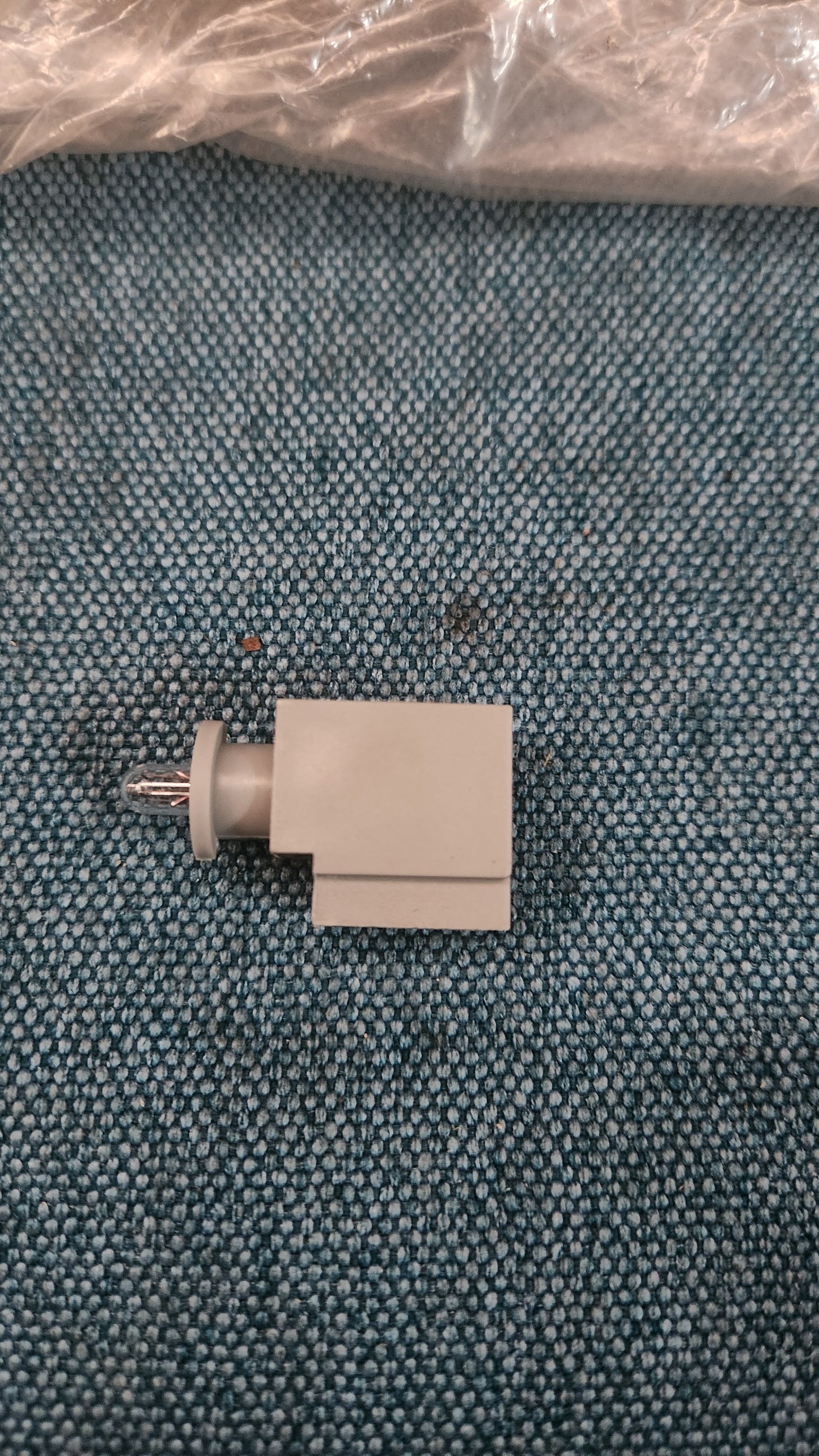 Birne mit Halter Golf1/2/3/Vento/Jetta/Polo86C/Corrado/Passat B2/B3/B4/Scirocco2/Audi80/Audi100/C3/C4 357919243D Nos G9