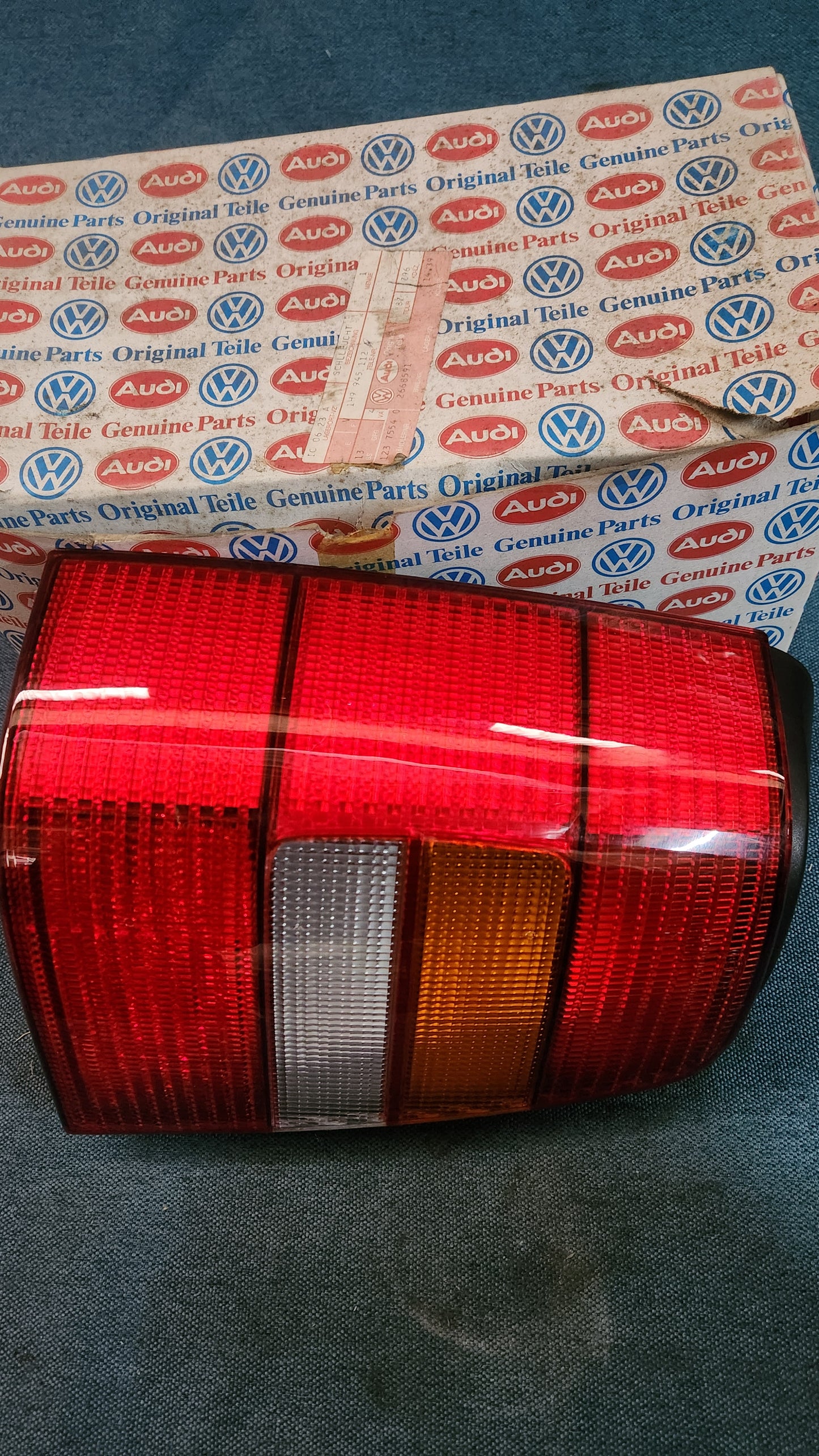 Golf 3 Kombi Rückleuchte 1H9945112 Nos G3
