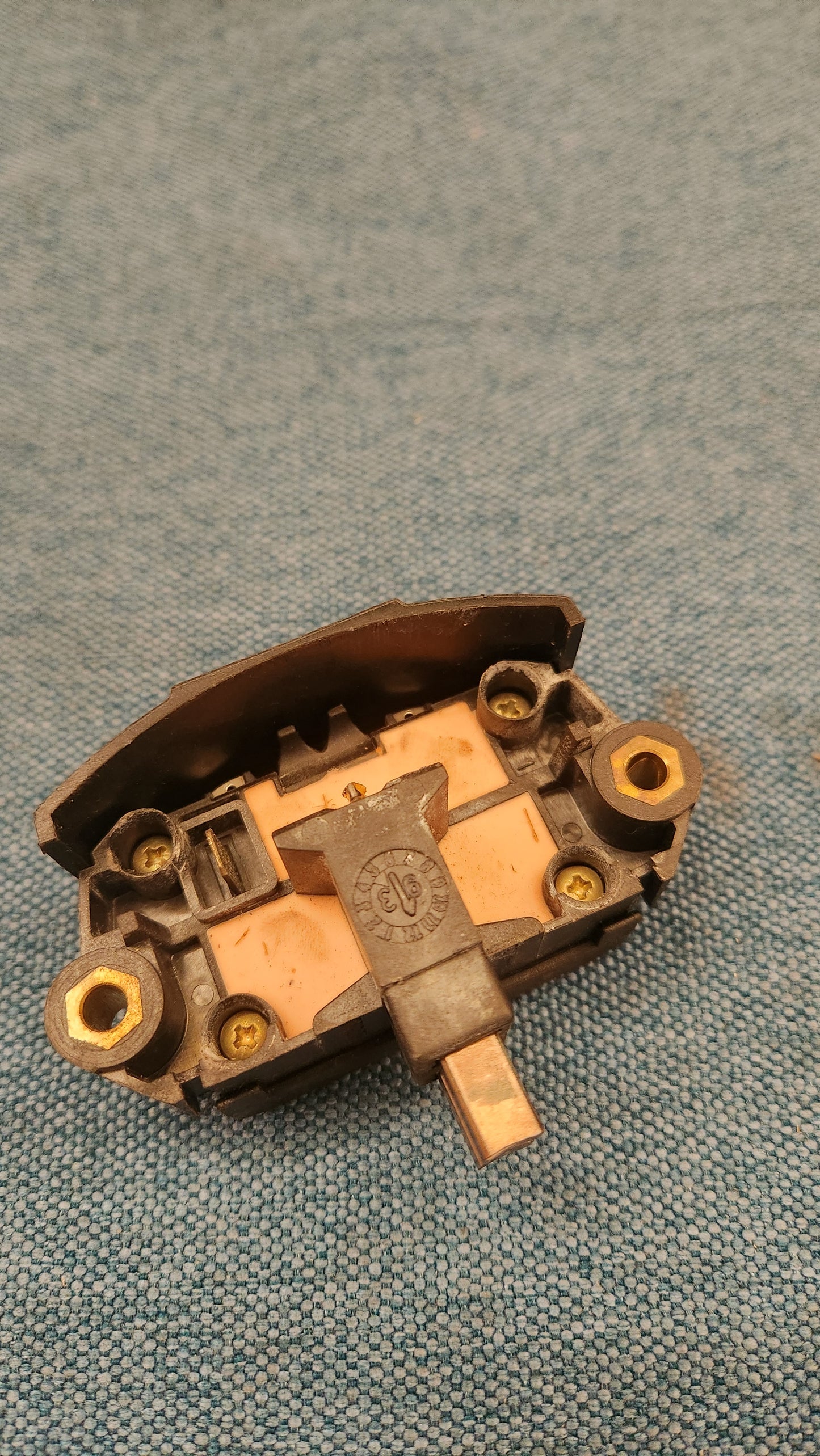 Lichtmaschinenregler Golf/Jetta/1/2/Passat/B2/B3//Polo86C/T3 Bus/Audi 80/90/B2/100/C3 049903803H Nos L3
