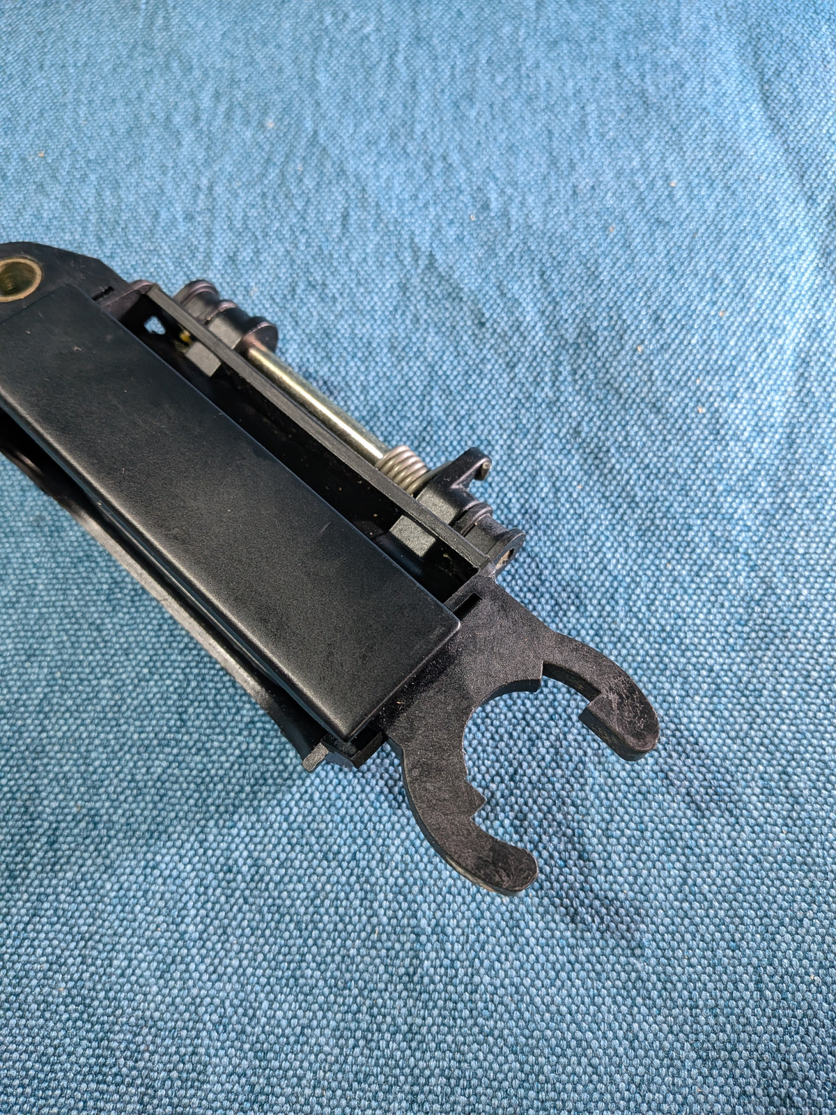Türgriff außen links Audi/80/90/B3/B4/100/200/C3 443837205F NOS B21