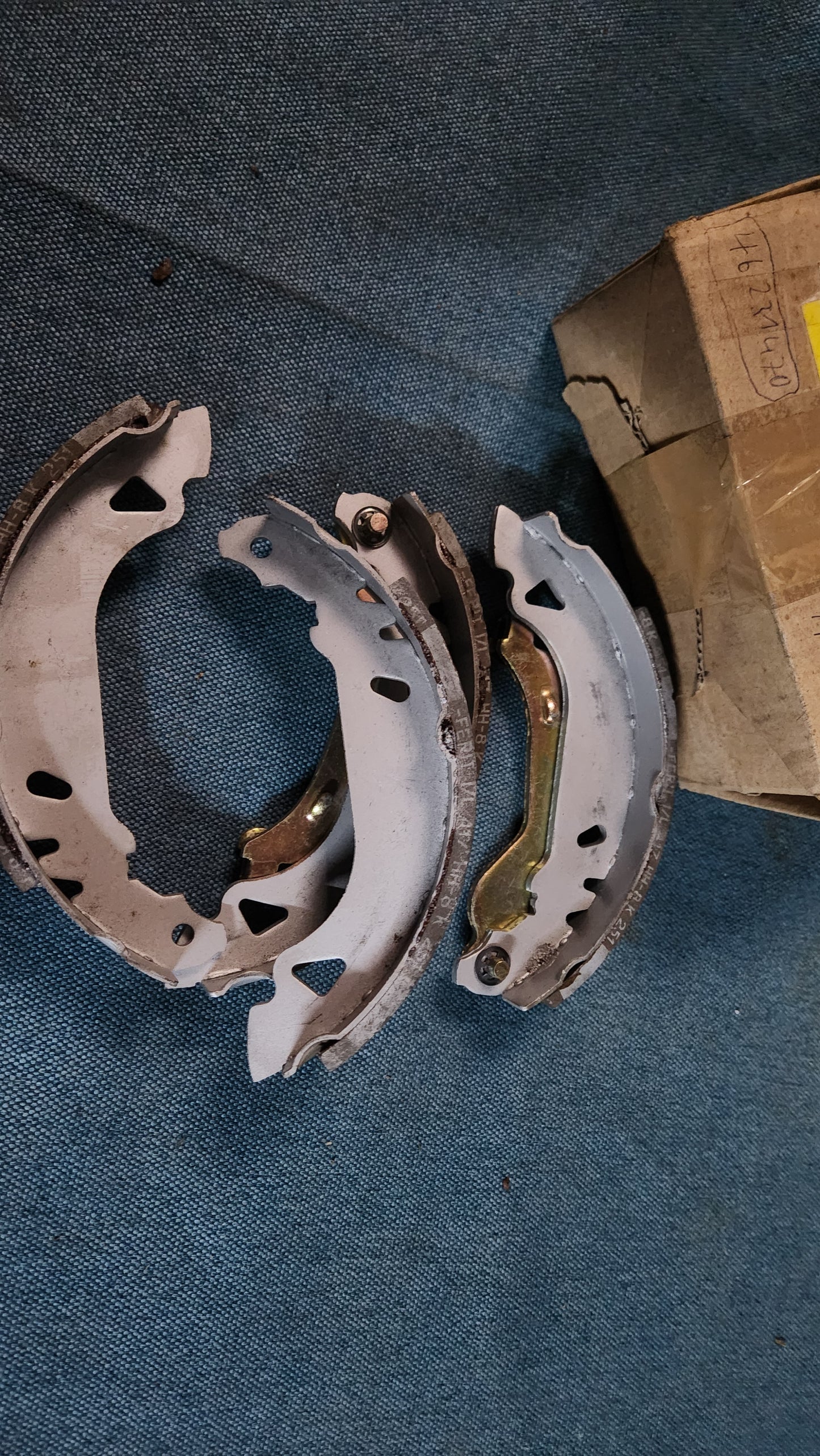 Fiat Tipo drum brake shoes 77603900 Nos B2