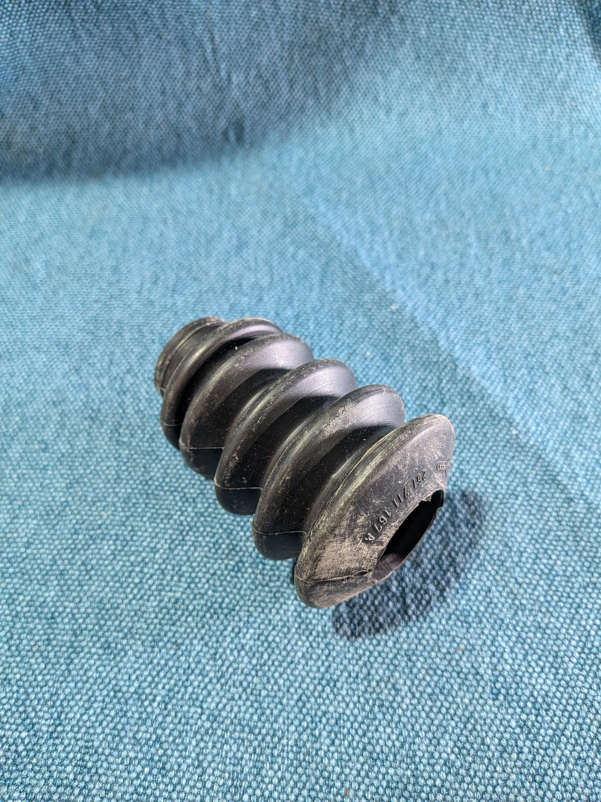 Shift rod boot for T2/T3 bus 251711167A NOS B16