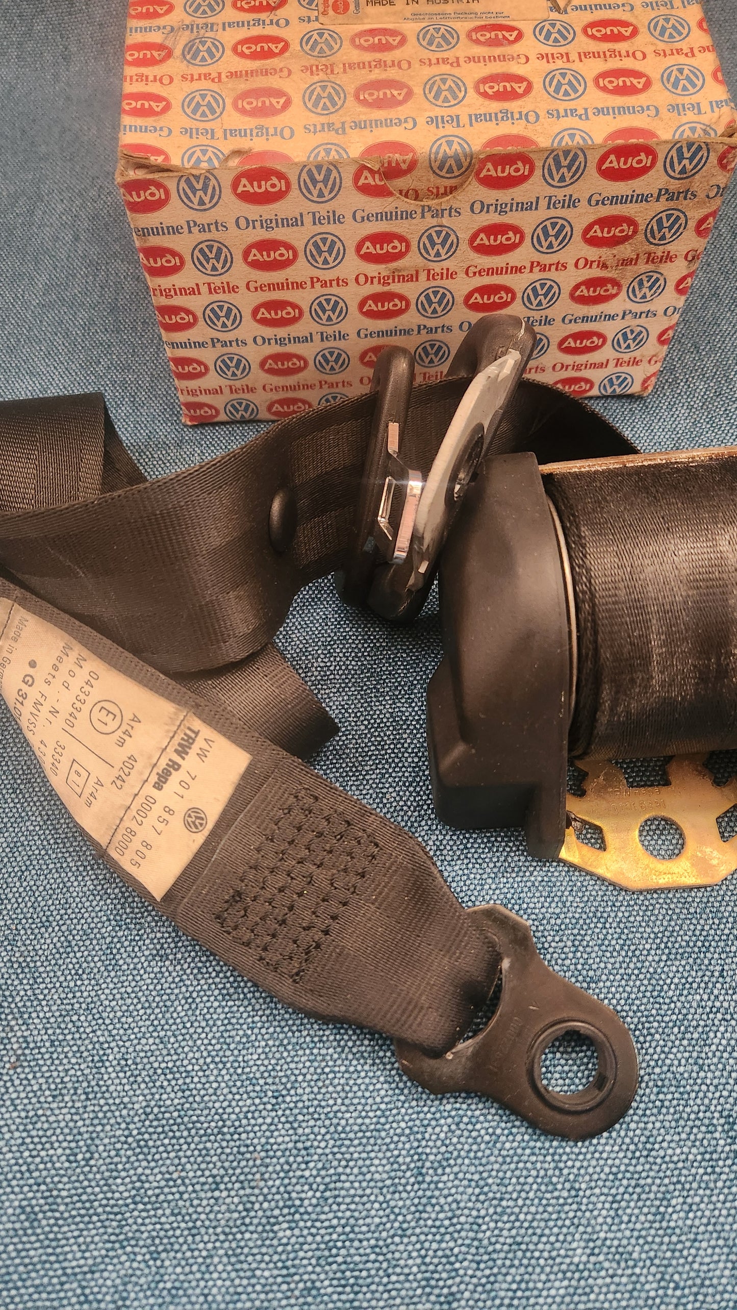 Seat belt T4 Bus 701857805A NOS M5