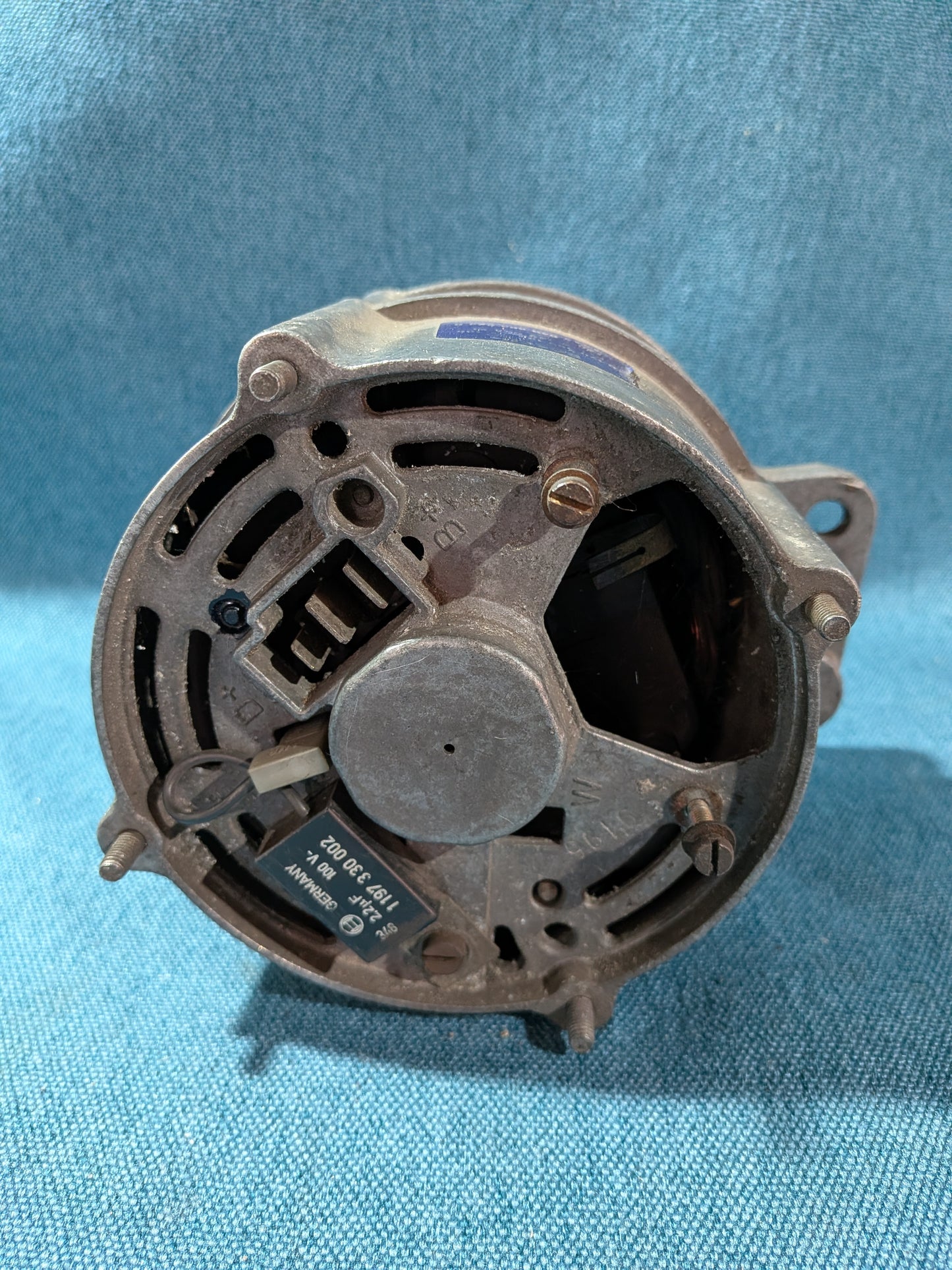 Lichtmaschine Golf/Jetta/Scirocco/1/2/Caddy14D/LT1/Passat/B1/B2/T2/T3 Bus/Audi 80/90/B2/100/200/C2/C3 049903023R Gebraucht A17