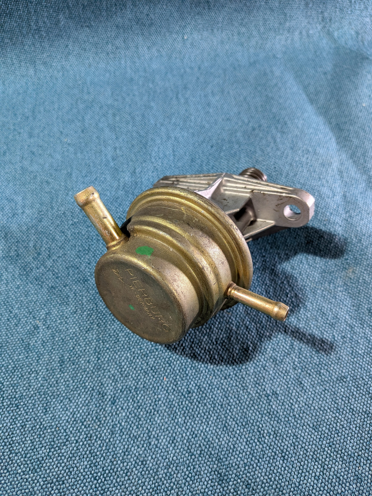 Fuel pump Pierburg 720884532043 Golf/Jetta/2/Polo 86C 030127025 Used A18