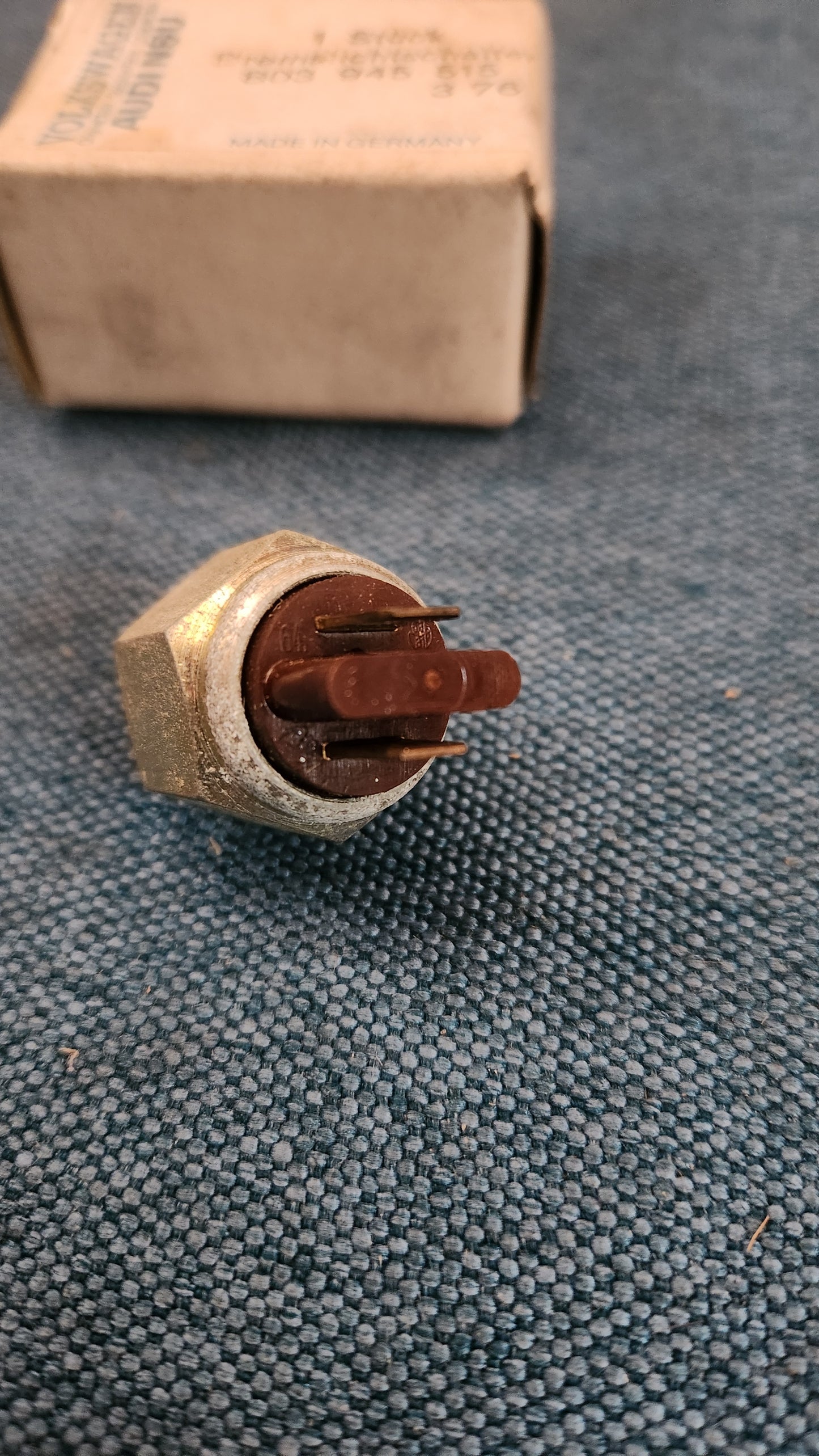 Audi 80 B1 Passat B1 Audi 100 C1  Bremslichtschalter 803945515 Nos E4