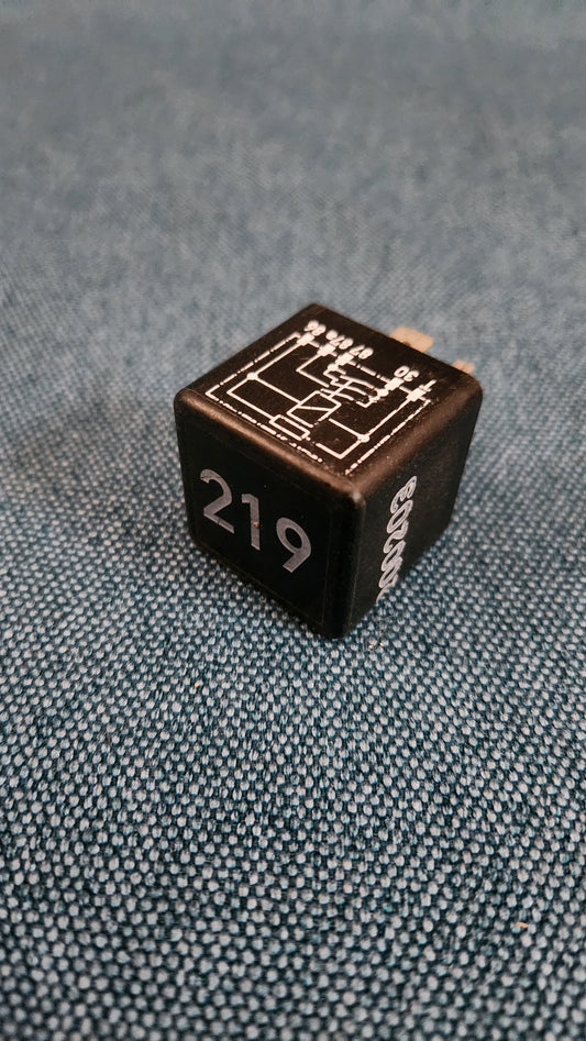 Multifunktionsrelais 219 Audi A4 B5/A8 4D/A6 C5/V8/100/200/C4/Passat B4/3B/BG 443951253AA Gebraucht J5