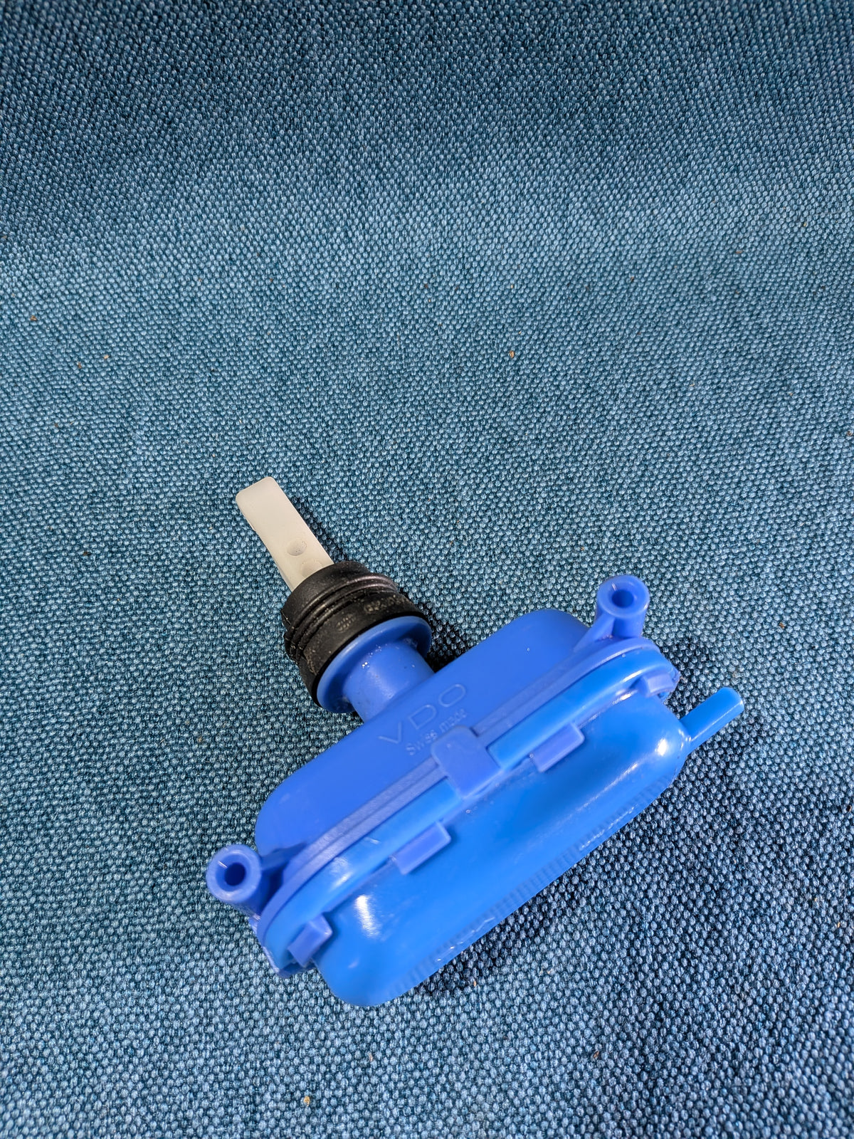 Central locking vacuum actuator Golf/Jetta/2/Passat 32B/Audi 100/200/C3 443862153 Used B7