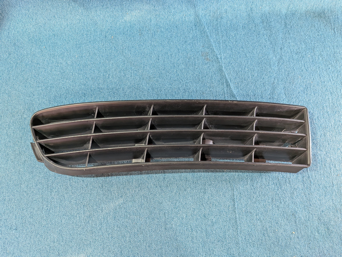 Stousstangegitter riets Audi/A6/C4 4A0807346 NOS F5