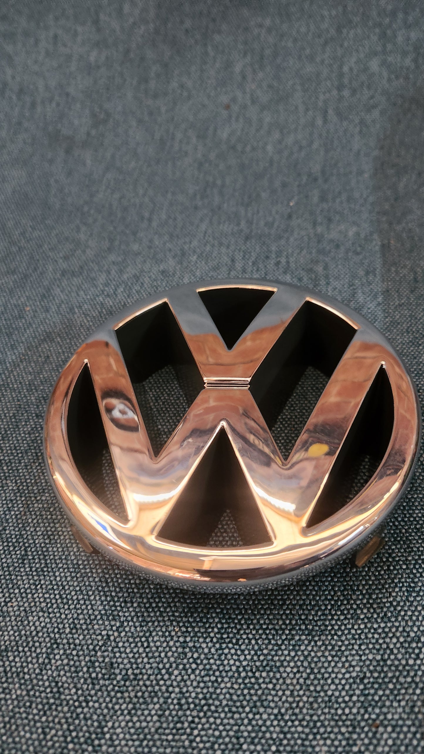 Vw Front Emblem T4 Bus/Golf 4/Bora/Passat 3B/BG/Polo 6N 3B0853601 Nos L3