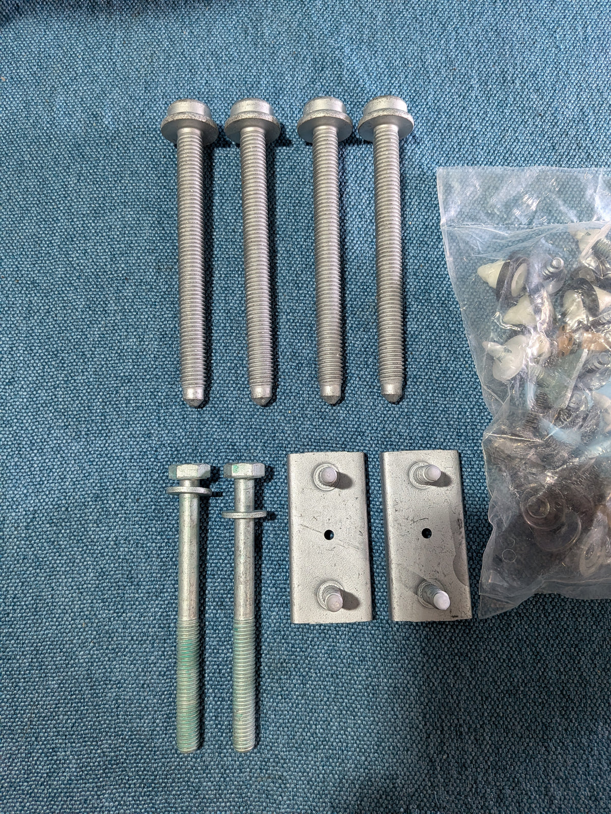 Schraubesaz fir Stousstang Audi/A4/S4/B5 8E0098627 NOS B17