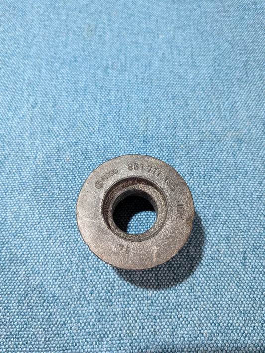 Bearing ring for shift linkage Golf/Jetta/1/Caddy14D 861711195 NOS A6