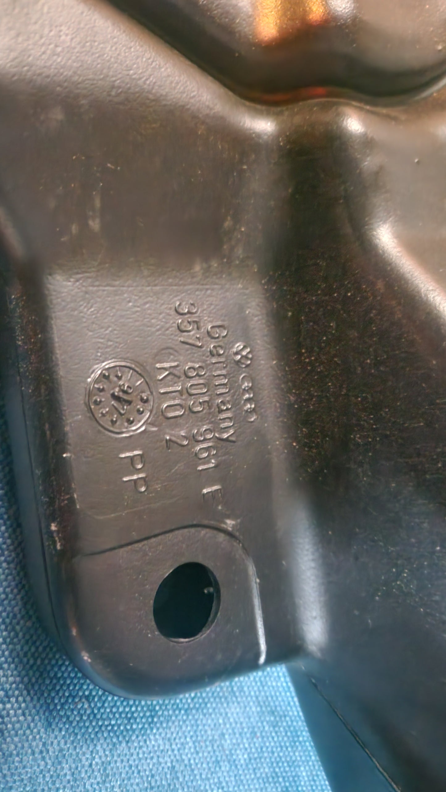 VW Passat 35i/B3 Ansaugluftführung 357805961E Nos A2