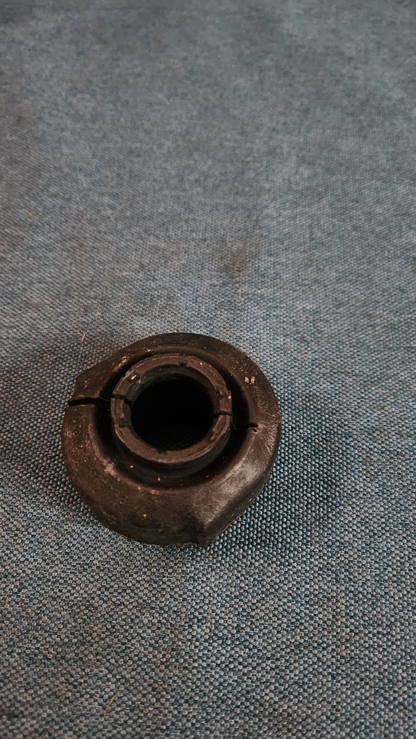 Stabilisator Gummilager Audi100/A6/C4 4A0411327F Nos I1